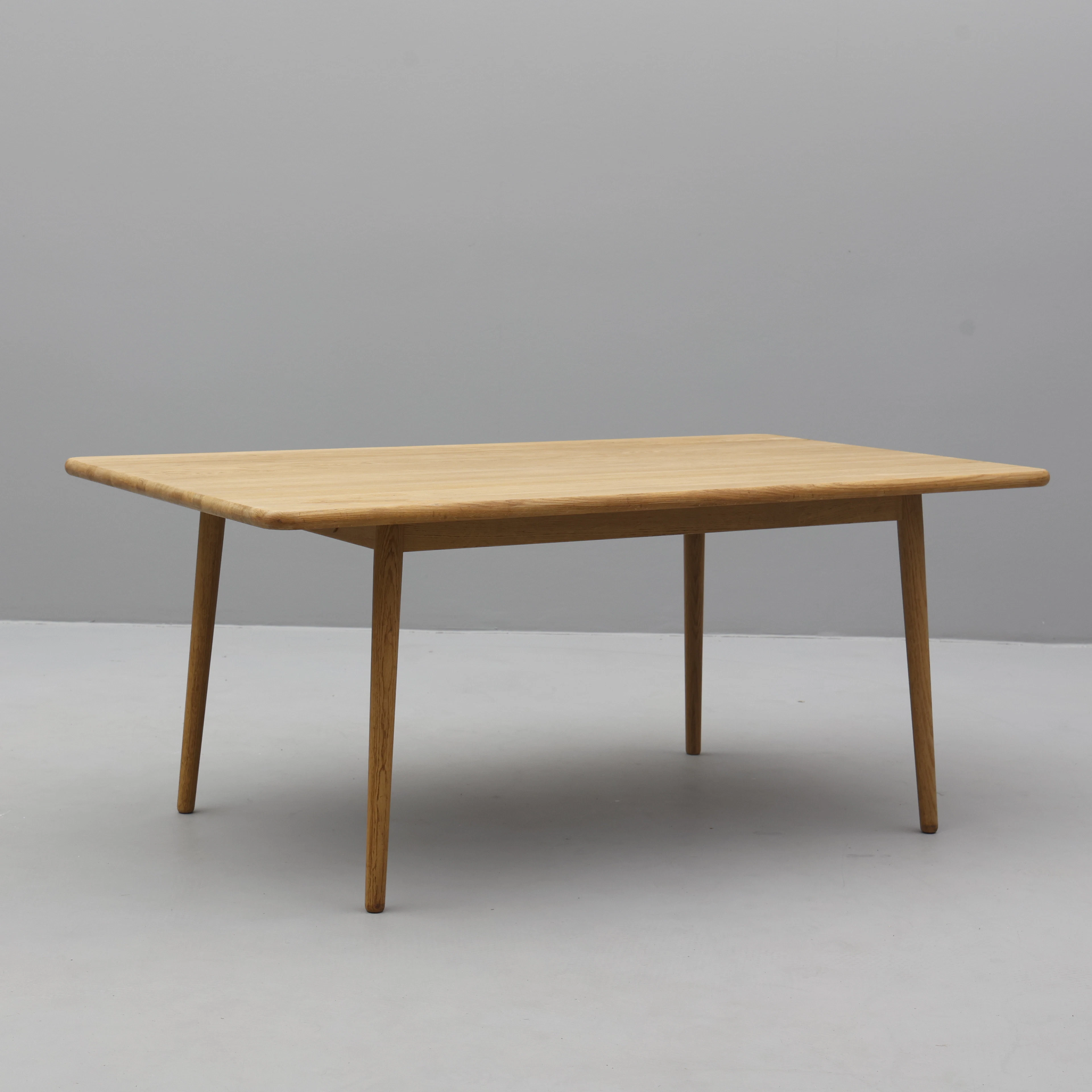 JONAS LINDVALL. "Miss Holly" Stolab, matbord, massiv oljad ek.