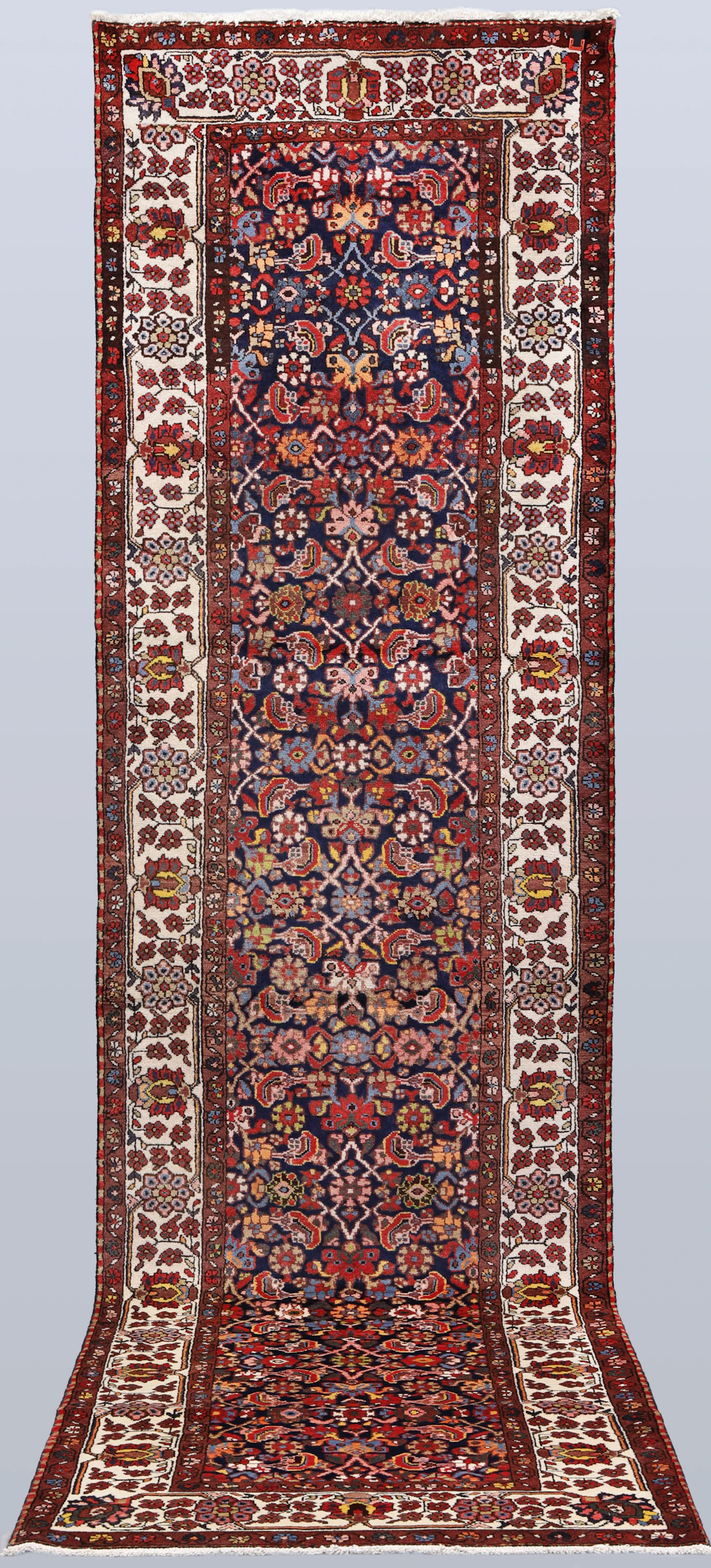 MATTA. Hamadan gallerimodell, 380 x 120 cm.