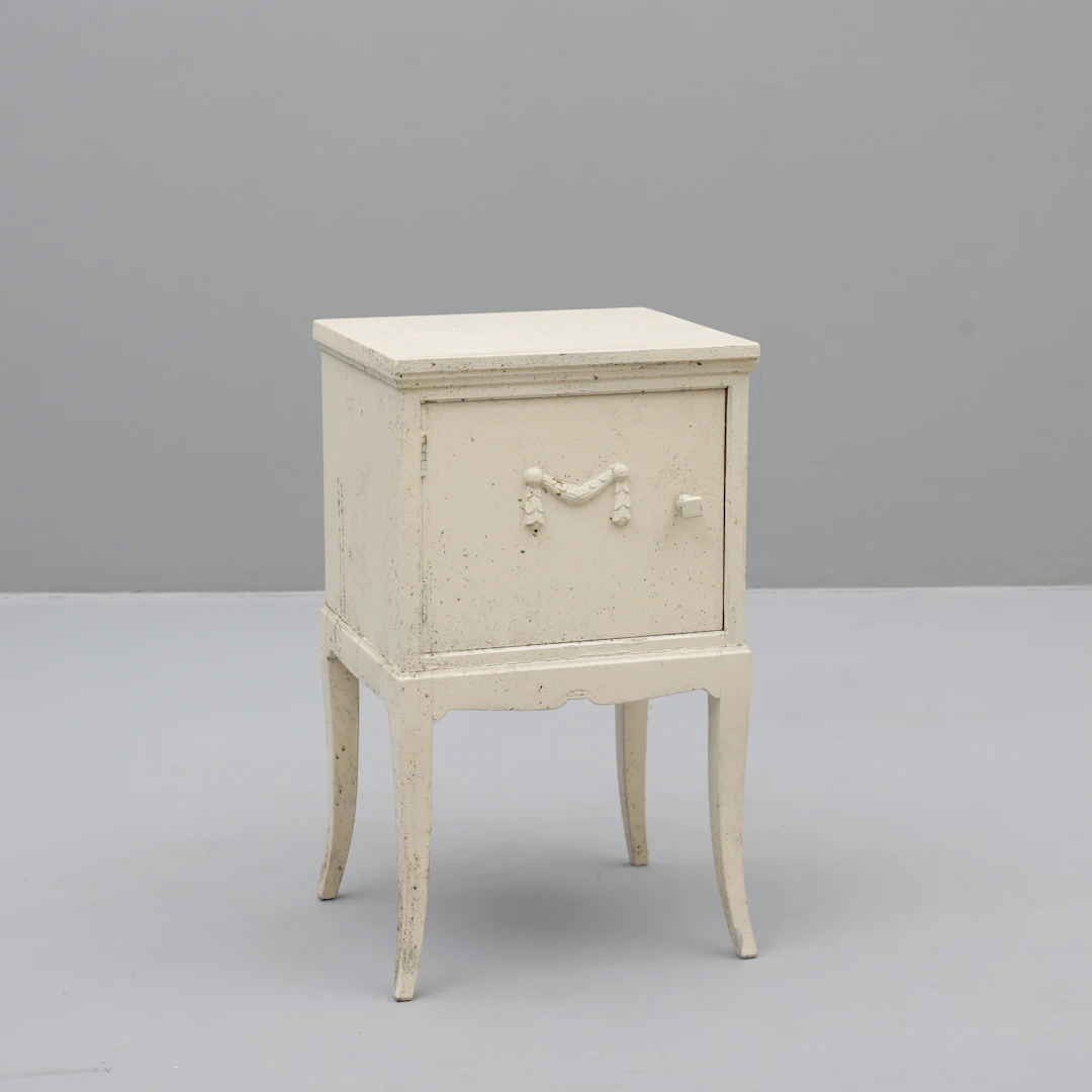 SÄNGBORD, Gustaviansk stil, 1900-talets första hälft.
