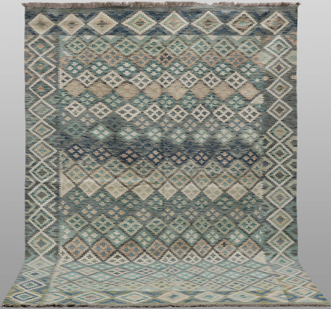 MATTA. Kelim klassisk design, 259 x 182 cm.