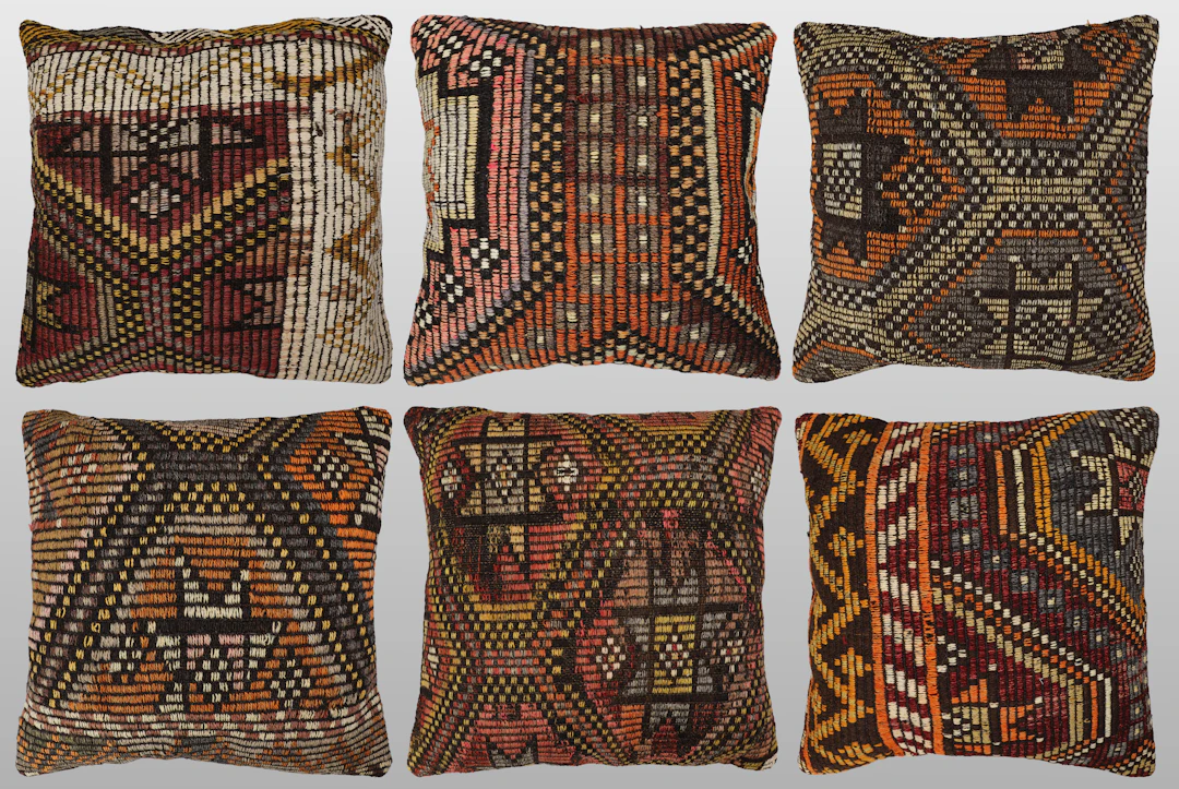 KUDDFODRAL. Parti Kuddfodral 6st, anatoliska Kelim fragment, 50 x 50 cm.