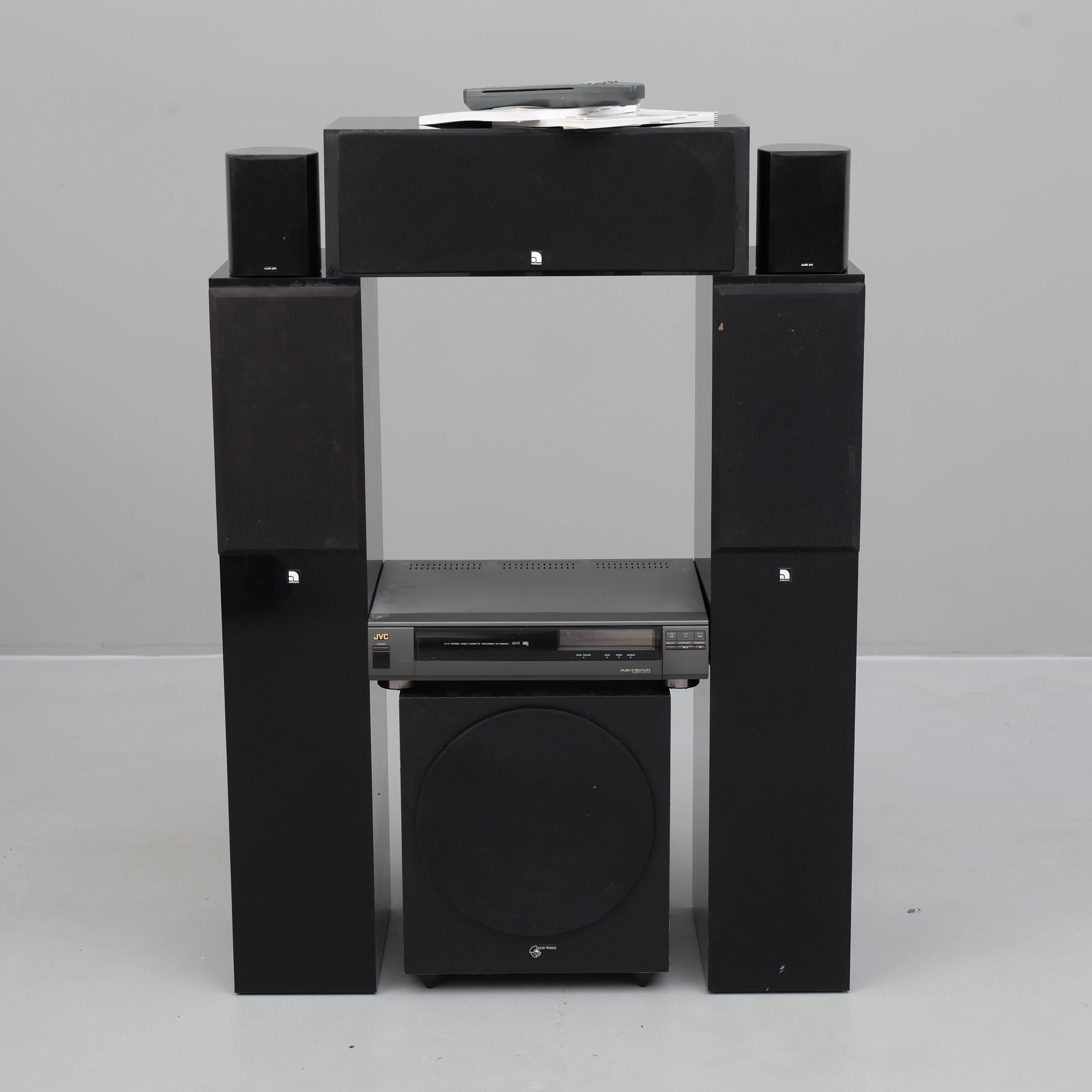 HEMMABIOSYSTEM, 7 delar, JVC, samt Audio-Pro.