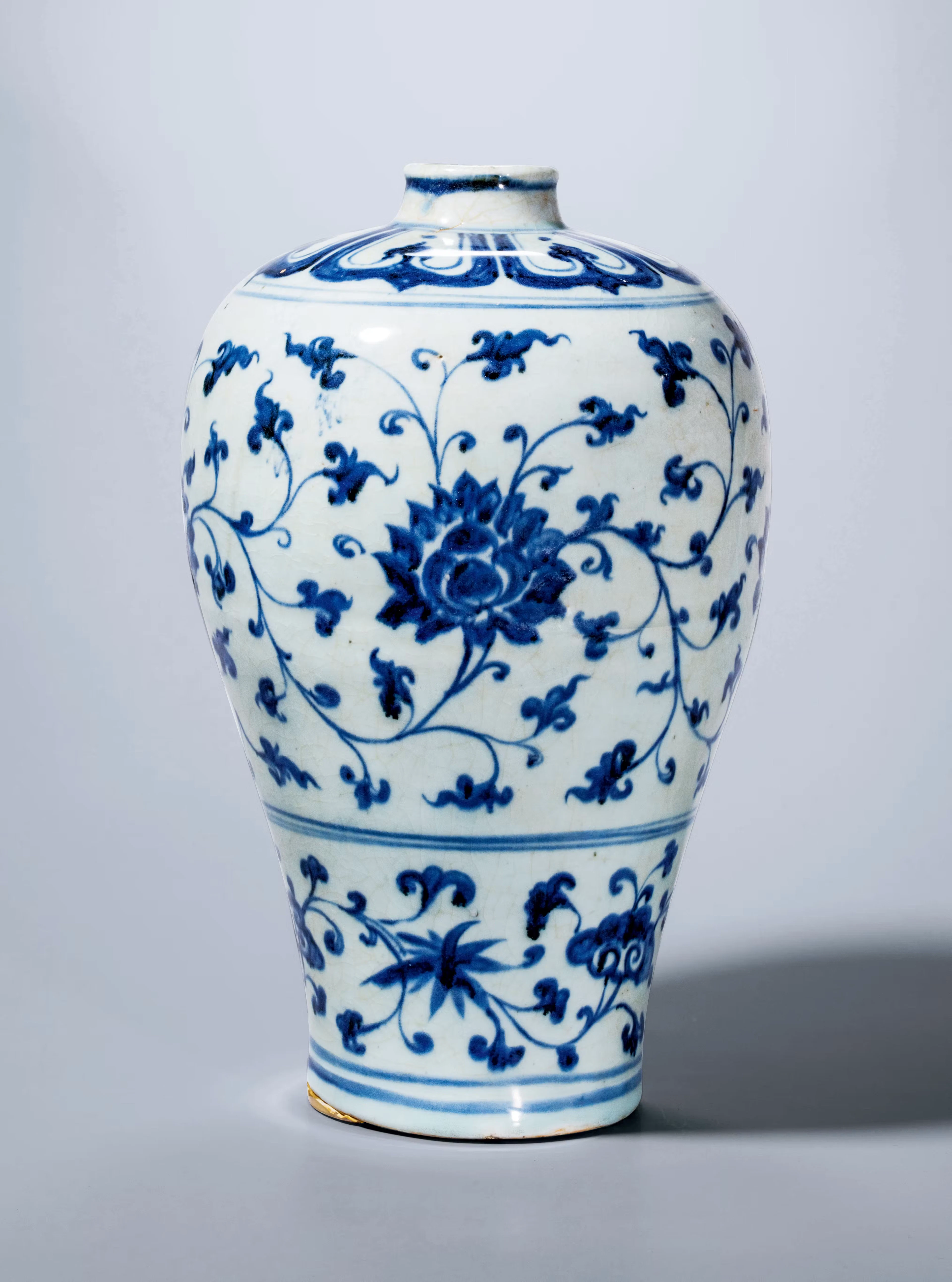 A BLUE AND WHITE 'FLORAL' VASE, MEIPING, EARLY MING DYNASTY, 14TH-15TH CENTURY