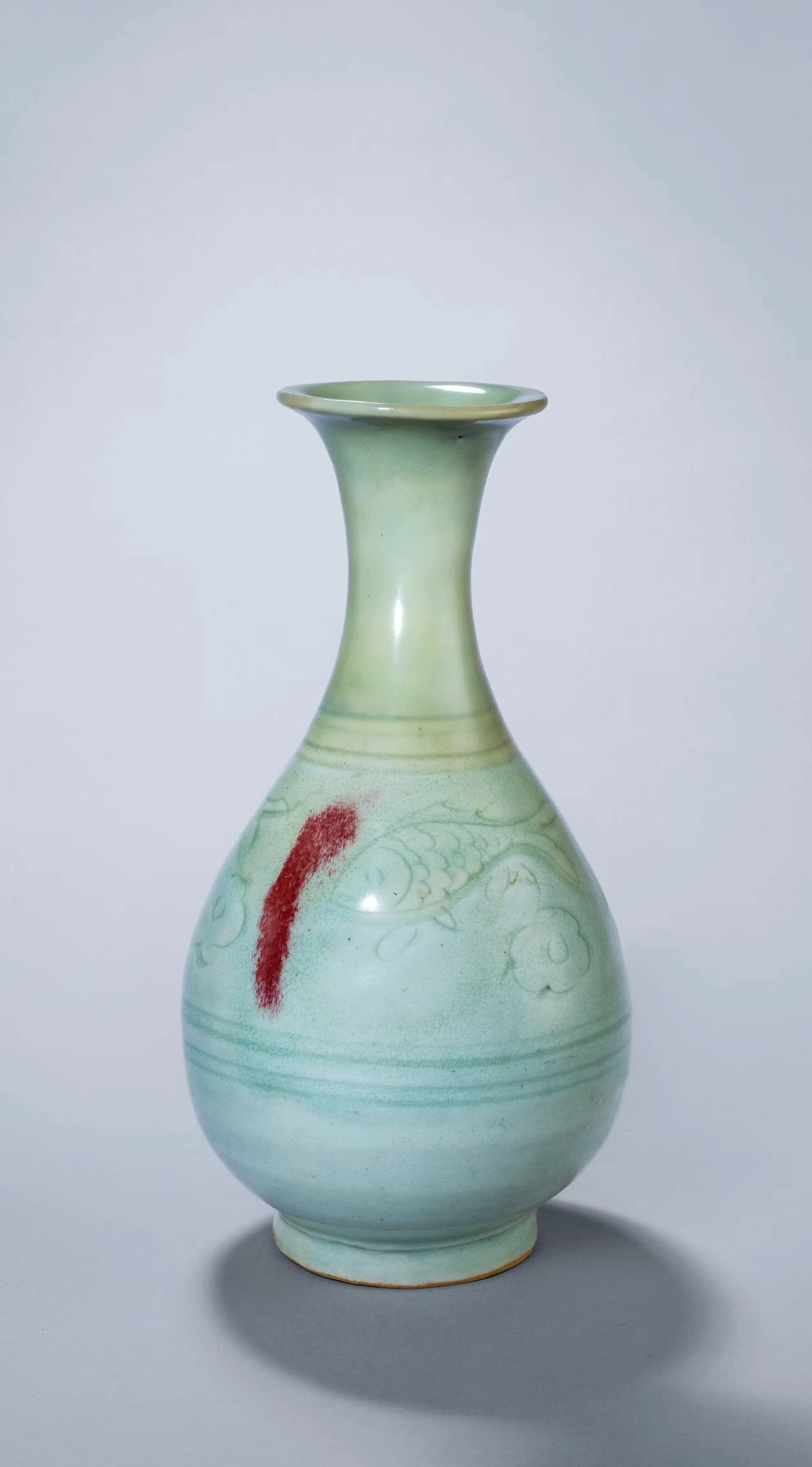 A COPPER-RED-DECORATED YINGQING-GLAZED 'FISH' VASE, YUHUCHUNPING