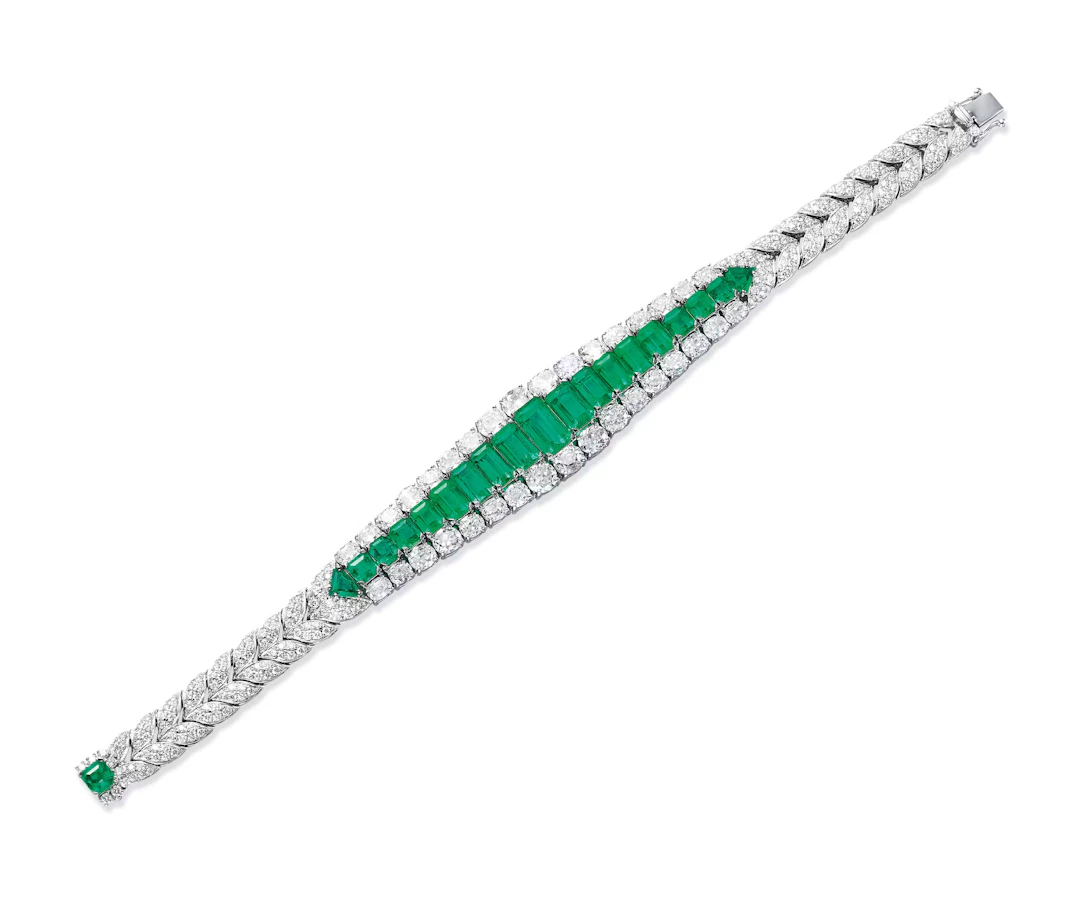 APPROX. TOTAL OF 10.47 CARAT COLOMBIAN EMERALD AND DIAMOND BRACELET