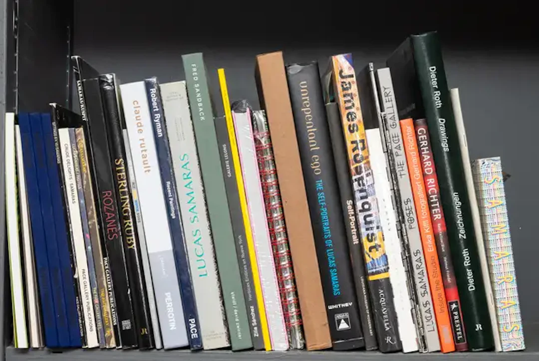 Various Artists A large quantity of circa 350 books on a variety of