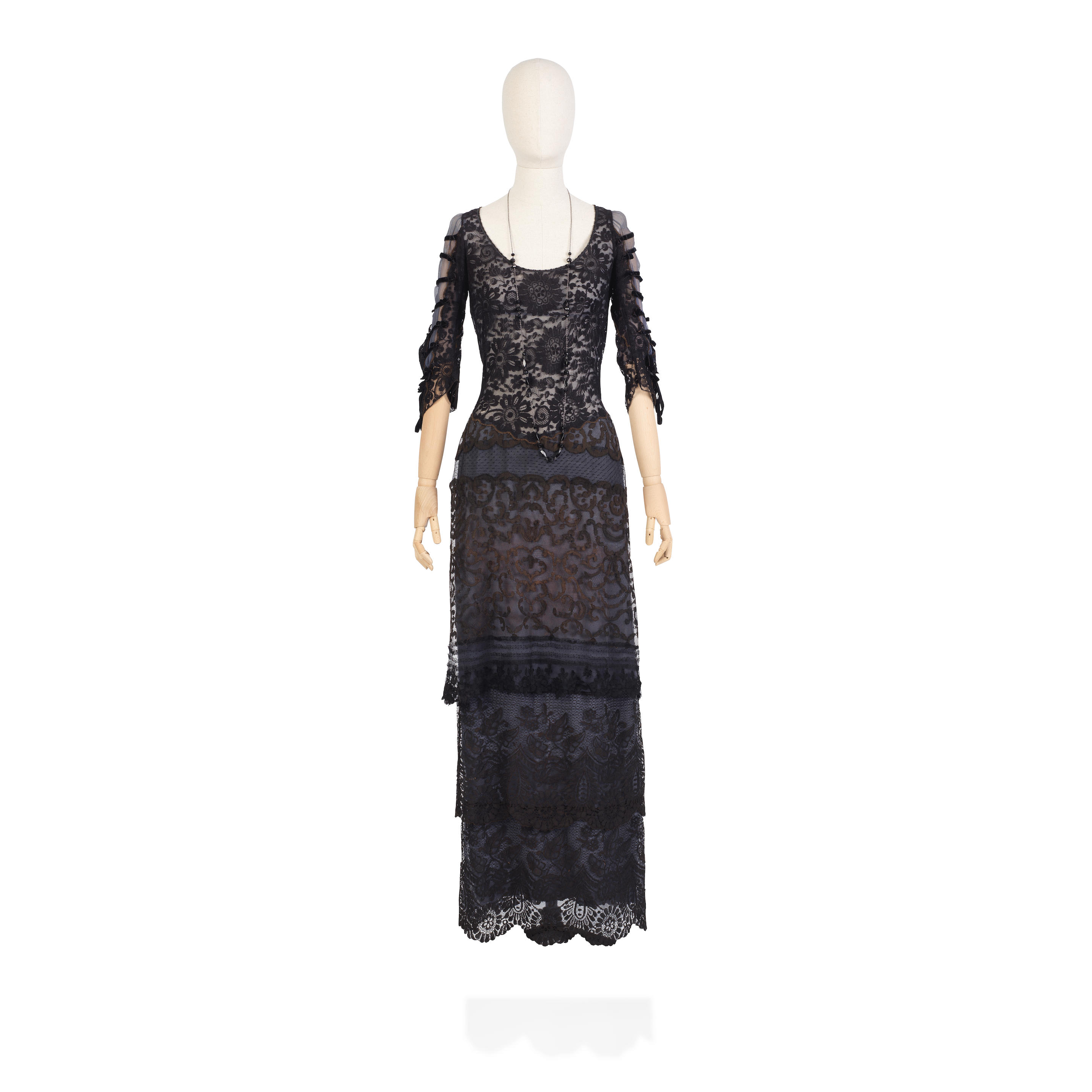 Michelle Dockery (as Lady Mary): Smokey blue and black lace dress