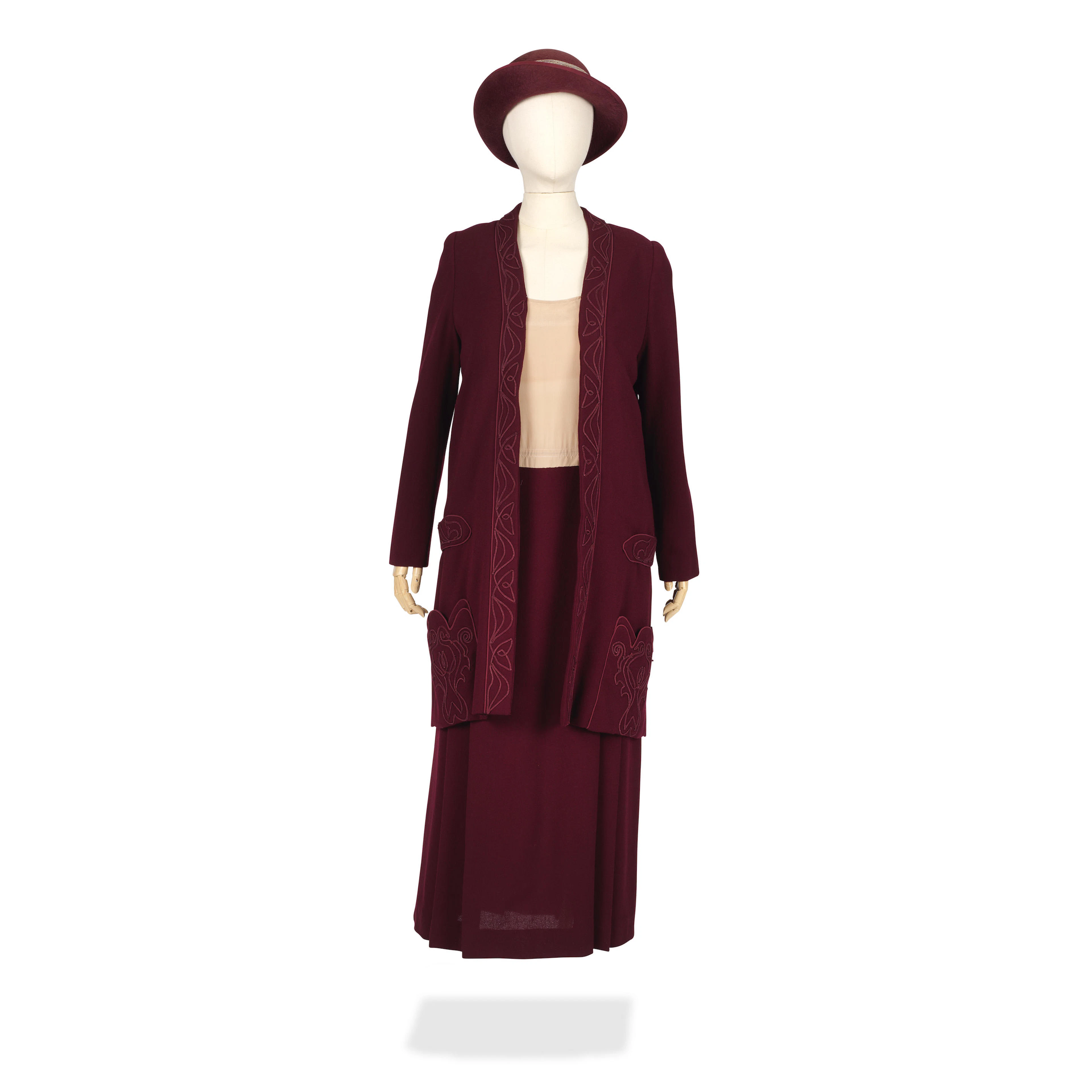 Penelope Wilton (as Isobel Crawley): Raspberry suit and matching hat