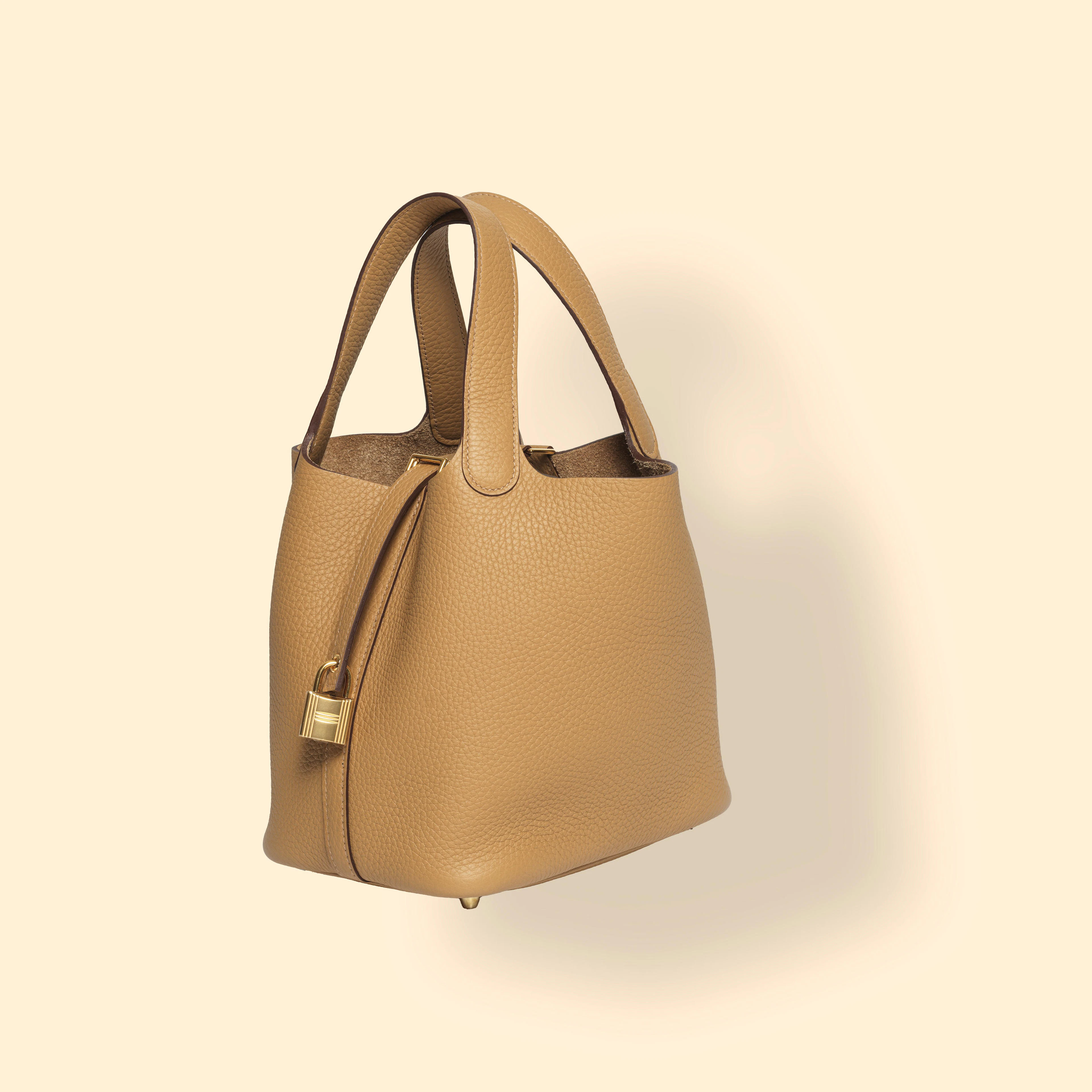 Hermès Paris, 2025. Picotin 18 bag in biscuit-colored Taurillon Clémence