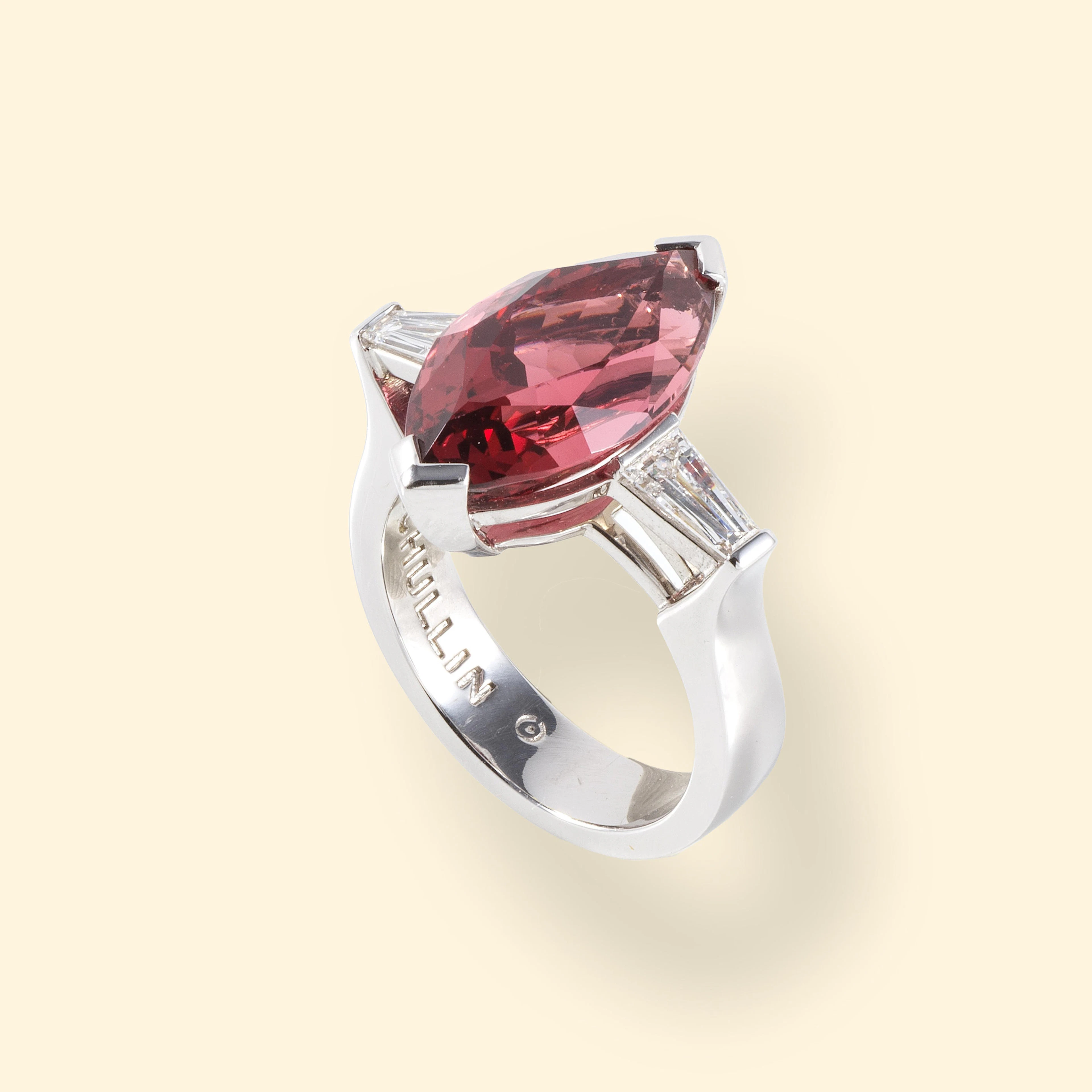 Schüllin. White gold, diamond and spinel ring Schüllin. Bague spinelle