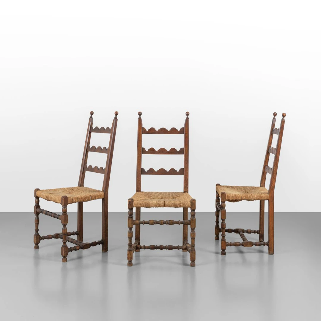 GIO PONTI, DOMUS NOVA LA RINASCENTE, 1929. Tre sedie. Legno tornito