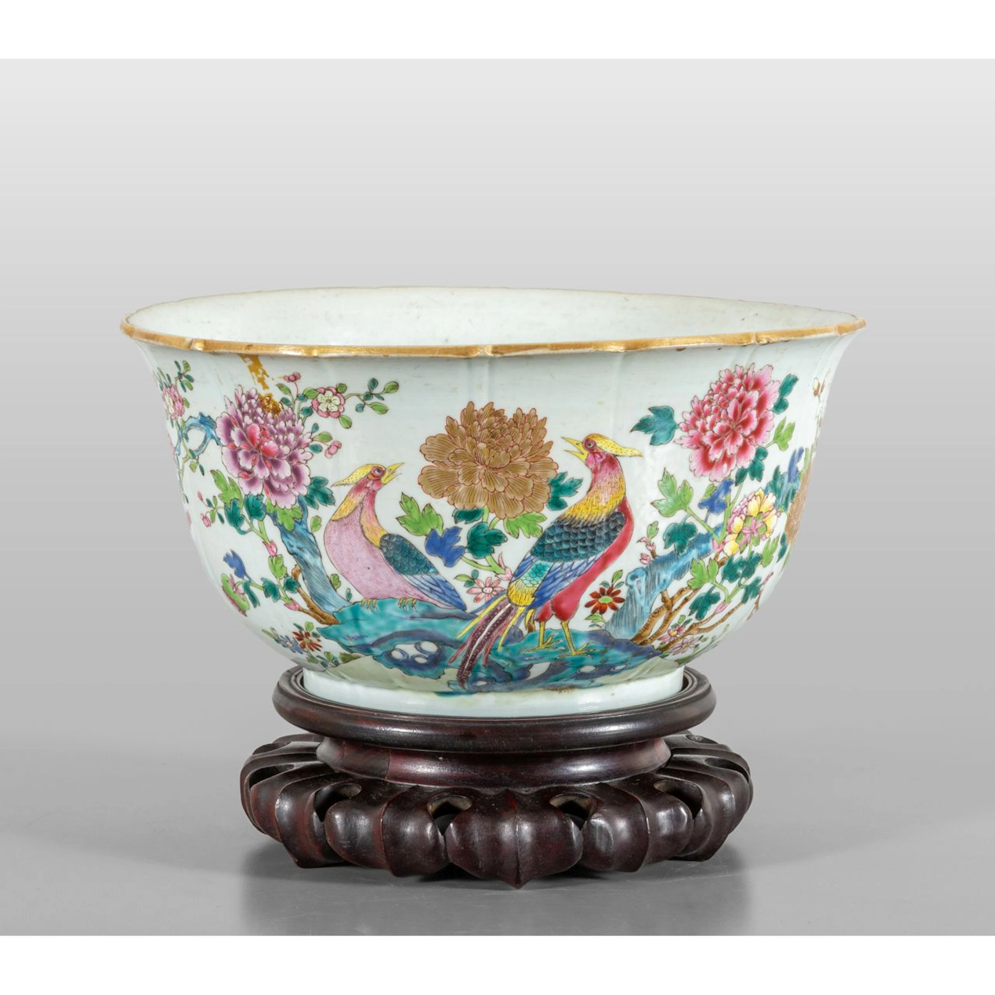 Cachepot in porcellana famiglia rosa, decorato con peonie ed uccelli