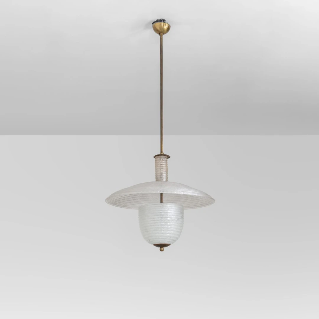 BAROVIER & TOSO, anni '30. Una lampada a sospensione. Vetro pulegoso