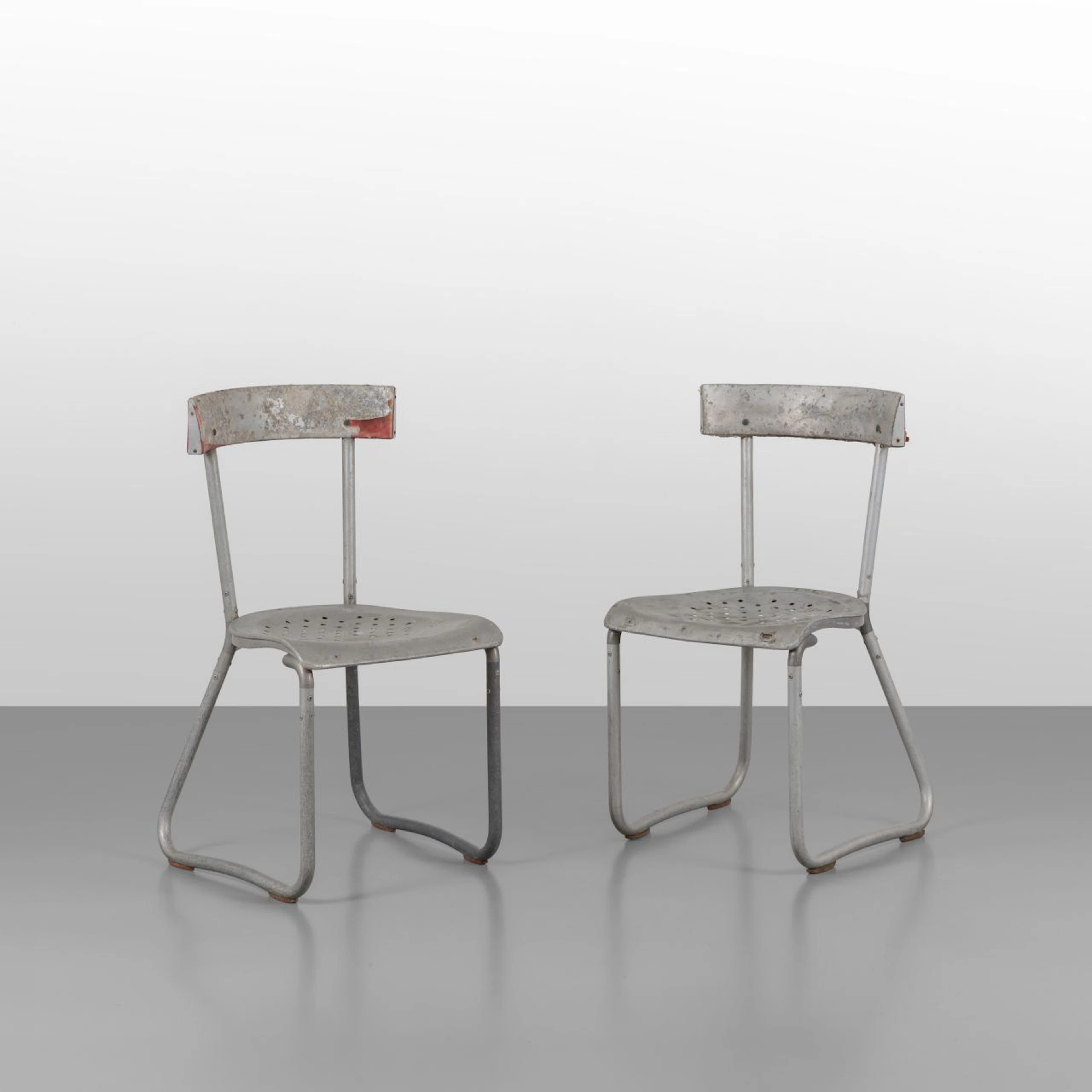 GIO PONTI, 1935. Due sedie per gli uffici Montecatini. Alluminio.