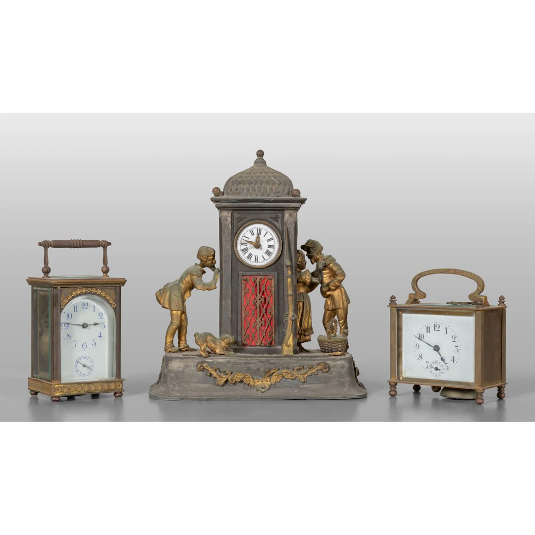 Lotto di due officier e un orologio Luigi Filippo in bronzo a soggetto