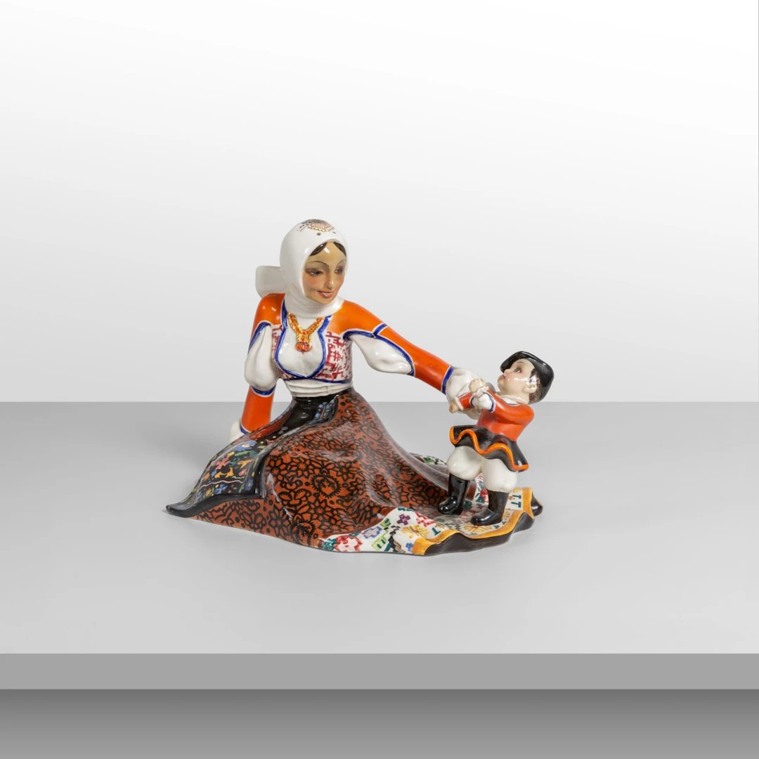 SANDRO VACCHETTI, ESSEVI, 1941. Una scultura 'Maternità Sarda'. Ceramica