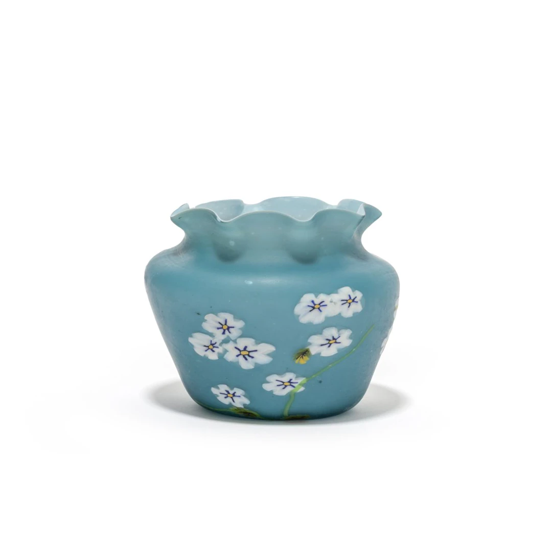 FRATELLI TOSO, 1915 ca. Un vaso incamiciato azzurro con decoro di