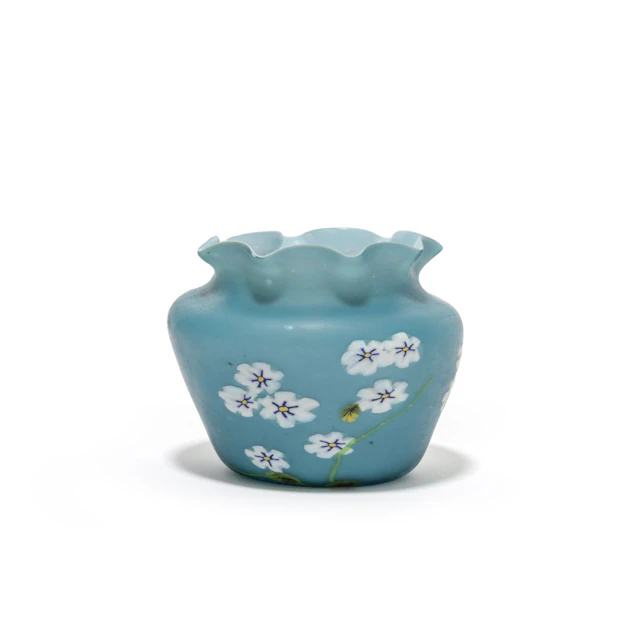 FRATELLI TOSO, 1915 ca. Un vaso incamiciato azzurro con decoro di