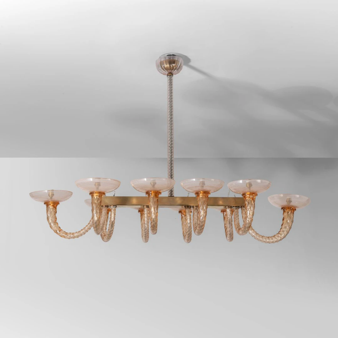 BAROVIER & TOSO, anni '50. Una lampada a sospensione. Vetro rosa ritorto