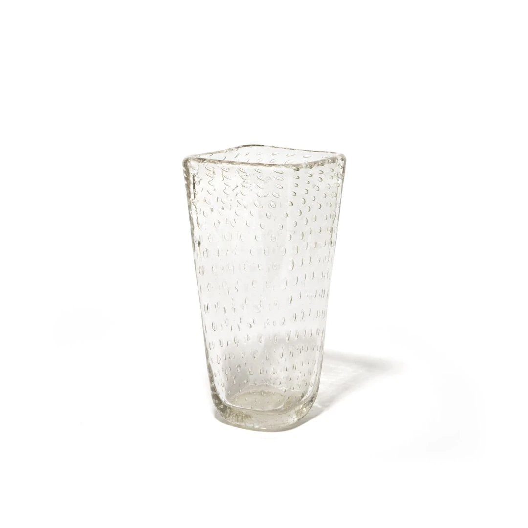 SEGUSO VETRI D'ARTE, 1940 ca. Un vaso a sezione quadrata in cristallo