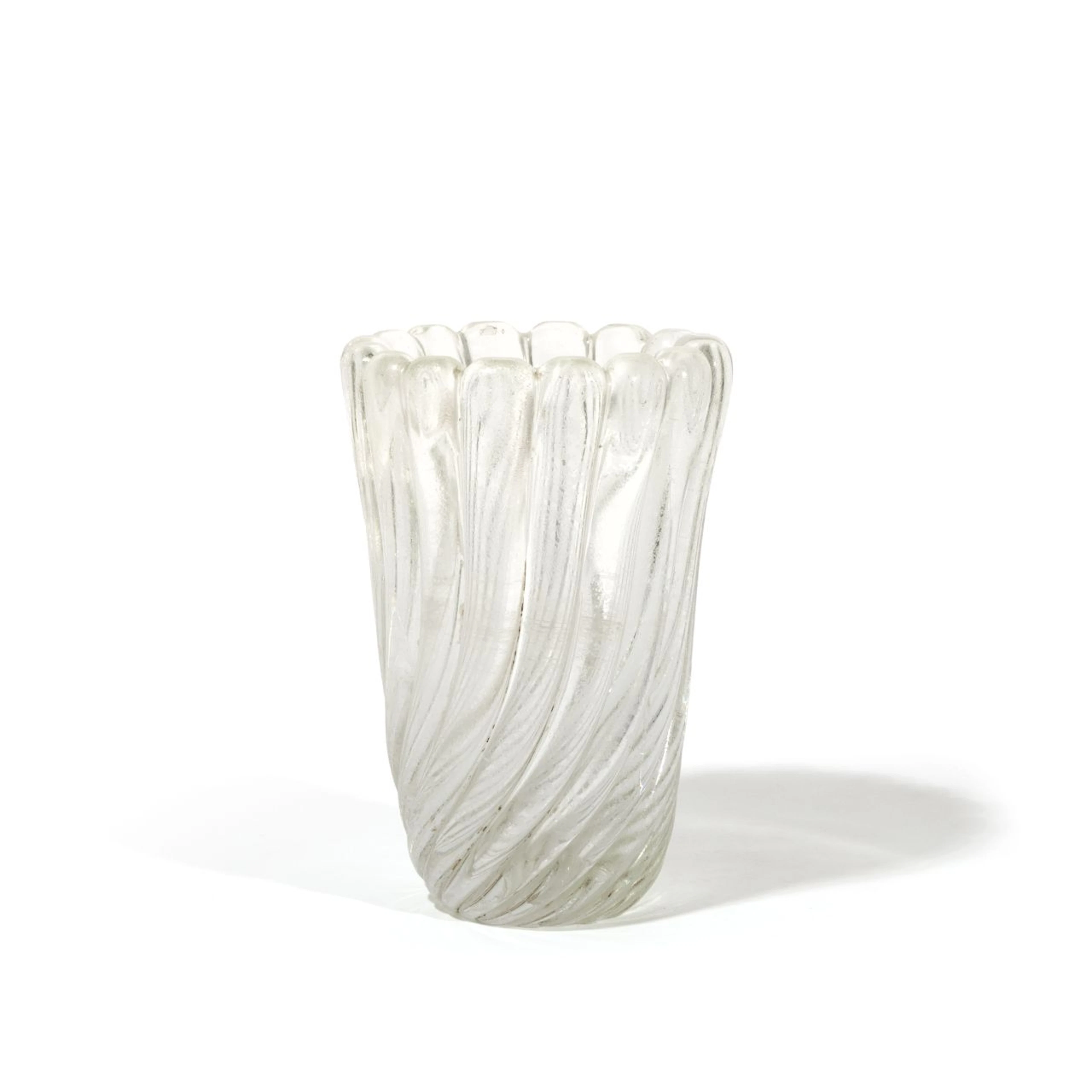 SEGUSO VETRI D'ARTE, anni 40. Un vaso in cristallo costolato, ritorto