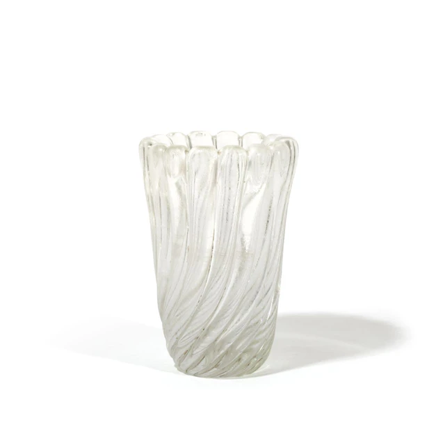 SEGUSO VETRI D'ARTE, anni 40. Un vaso in cristallo costolato, ritorto