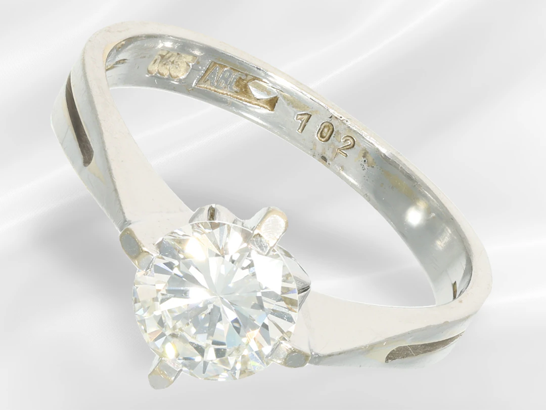 Ring: vintage white gold solitaire/brilliant-cut diamond ring, brilliant-cut