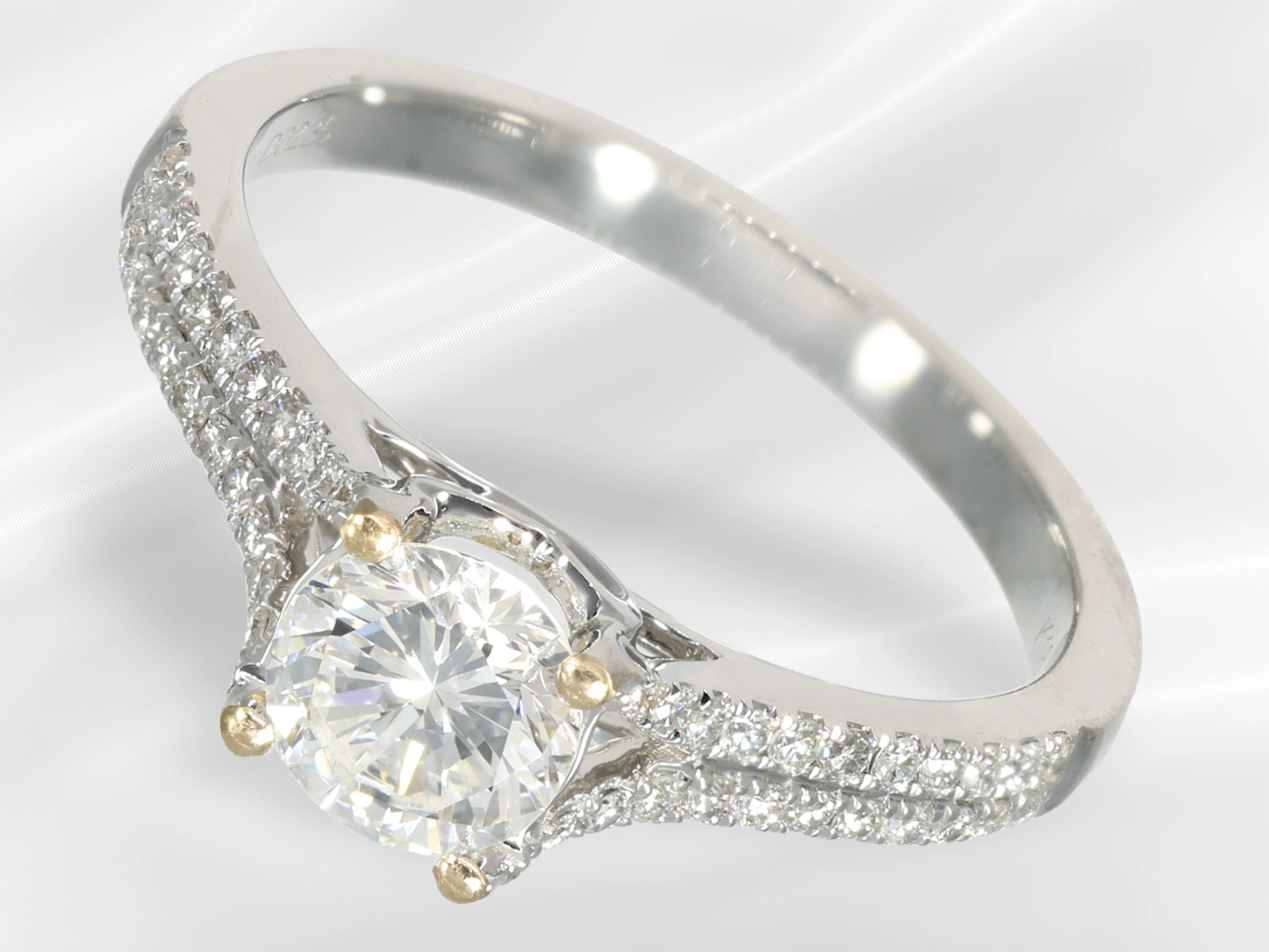Ring: modern diamond goldsmith's ring, beautiful solitaire brilliant-cut