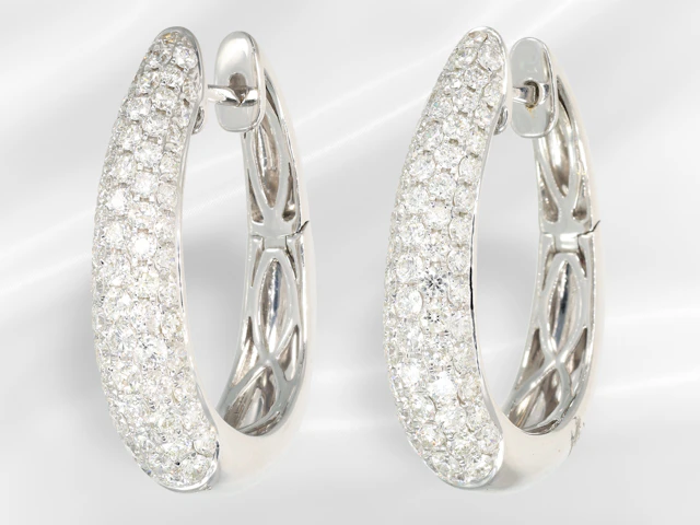 Earrings: elegant, attractive white gold brilliant-cut diamond hoop