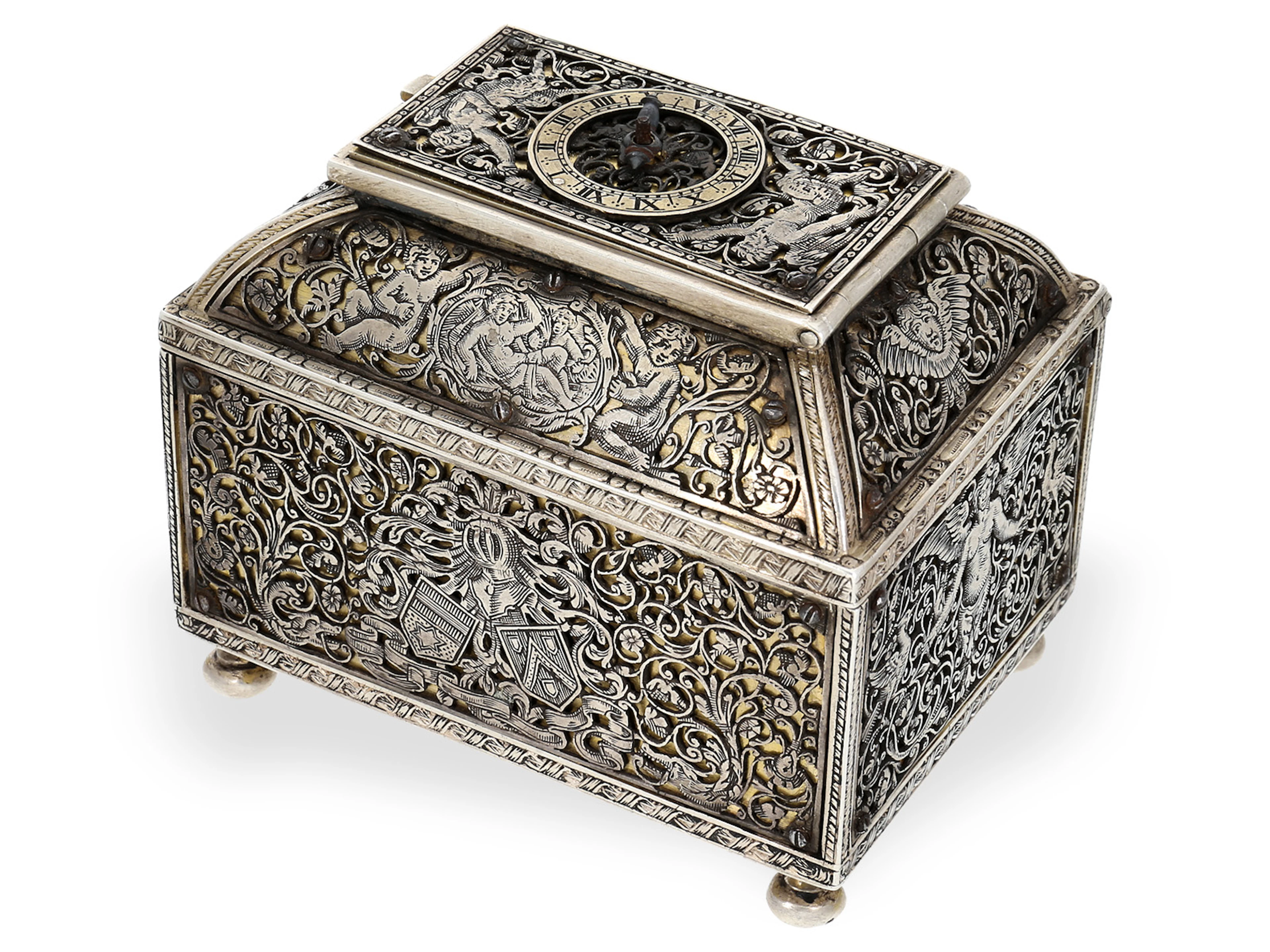 Table clock: an exceptionally magnificent Renaissance-style ‘chest’