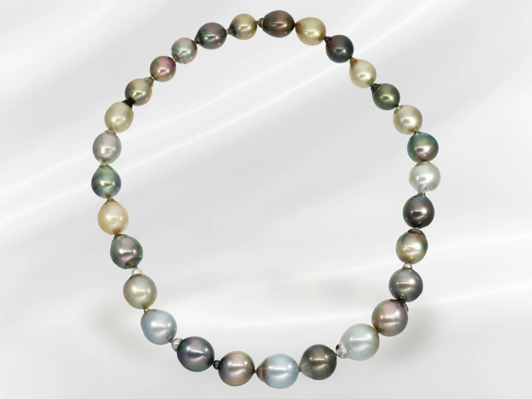 Necklace: high-quality baroque multicoloured Tahitian cultured pearl