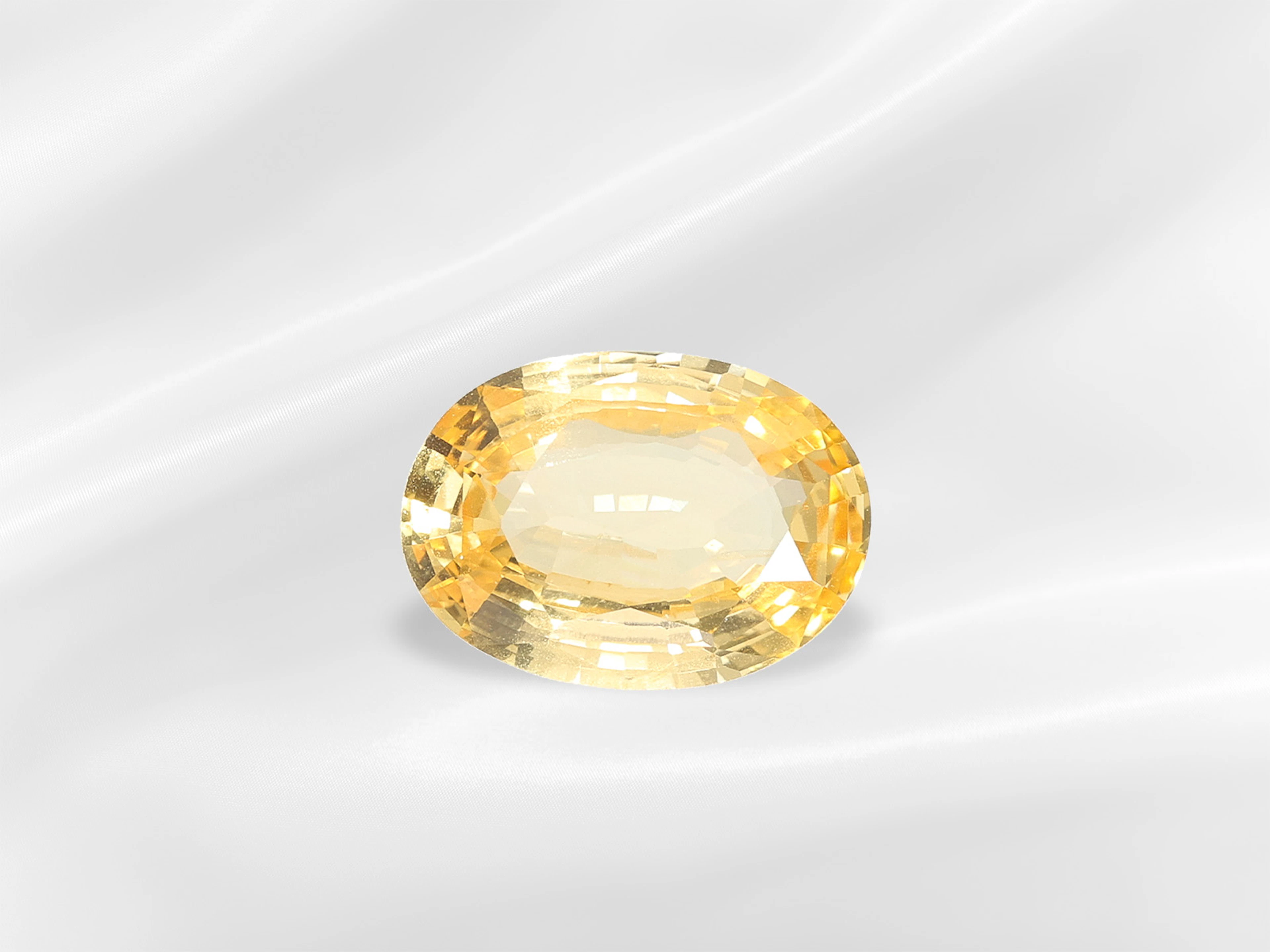 Sapphire: large, natural orange sapphire of ca. 3.21 ct
