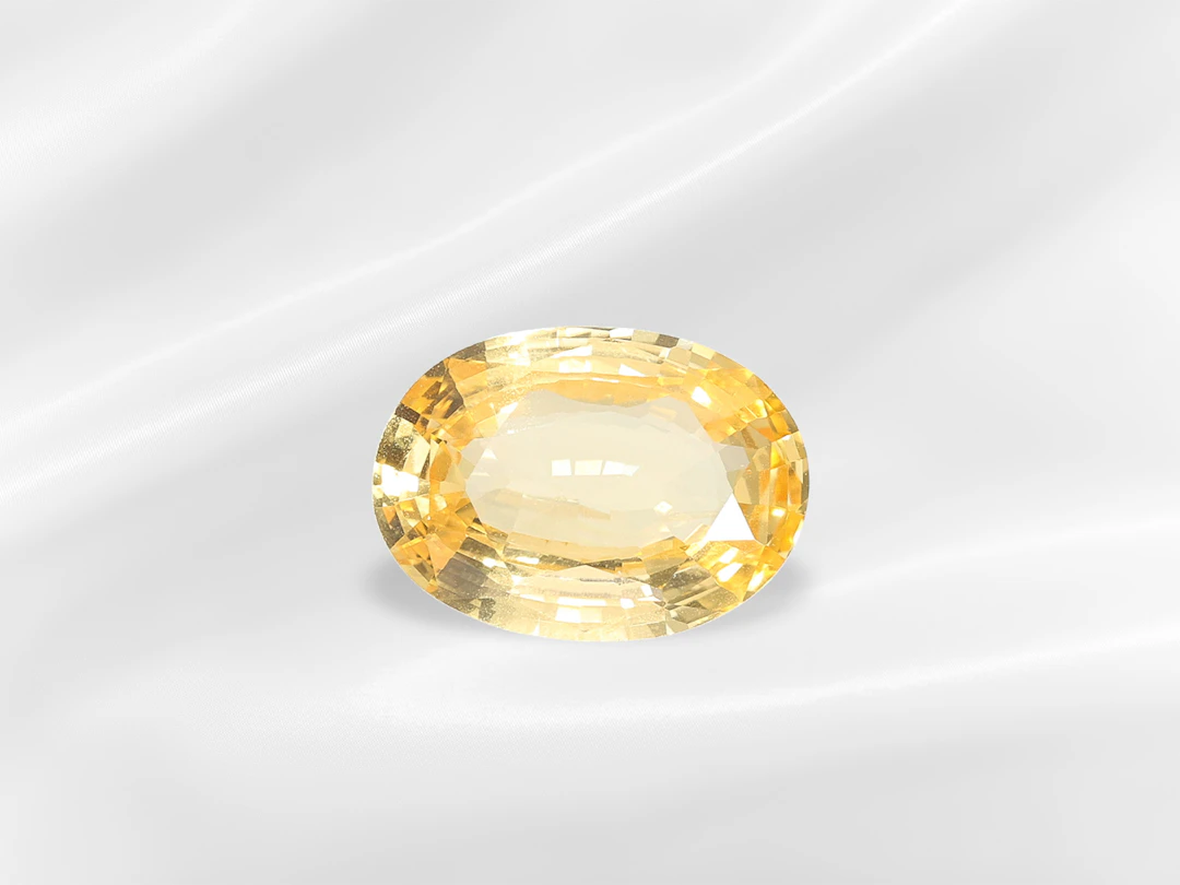 Sapphire: large, natural orange sapphire of ca. 3.21 ct