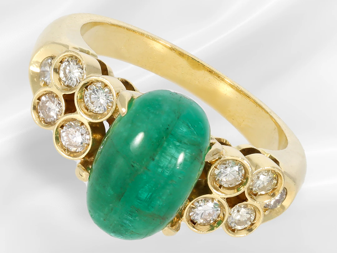 Ring: high-quality vintage emerald and brilliant-cut diamond goldsmith's