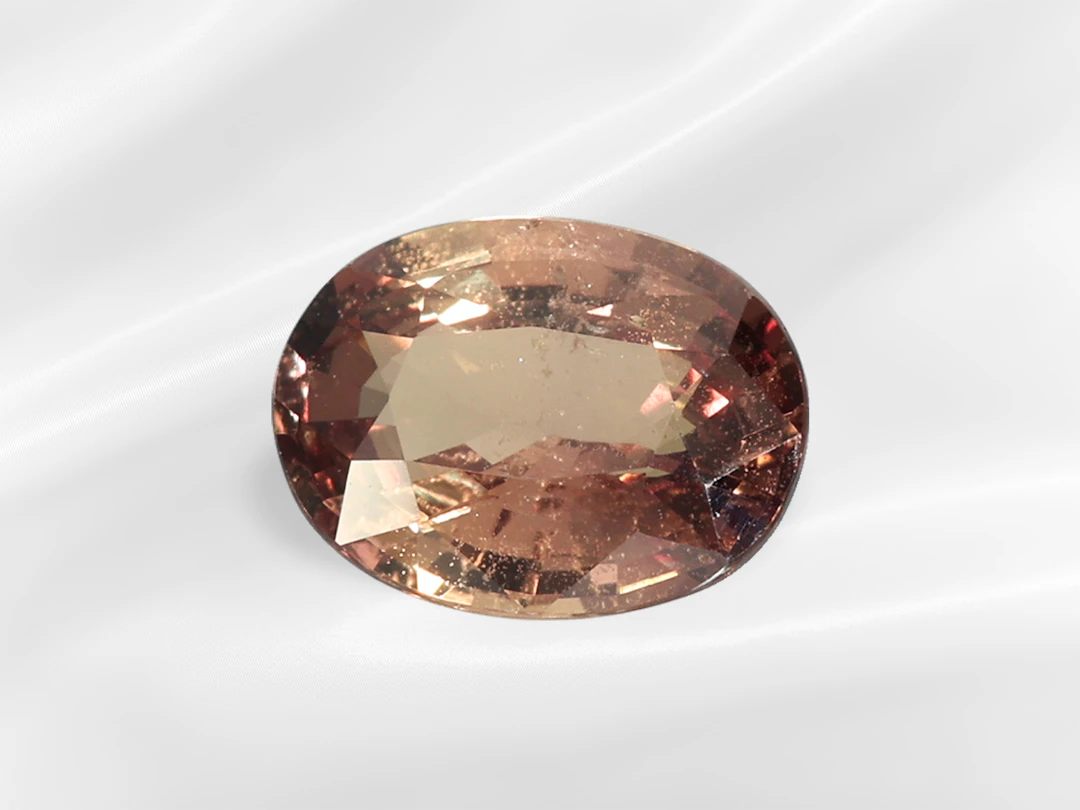 Natural, rare orange-pink ‘Padparadscha’ sapphire, 1.18 ct, ‘NO HEAT’