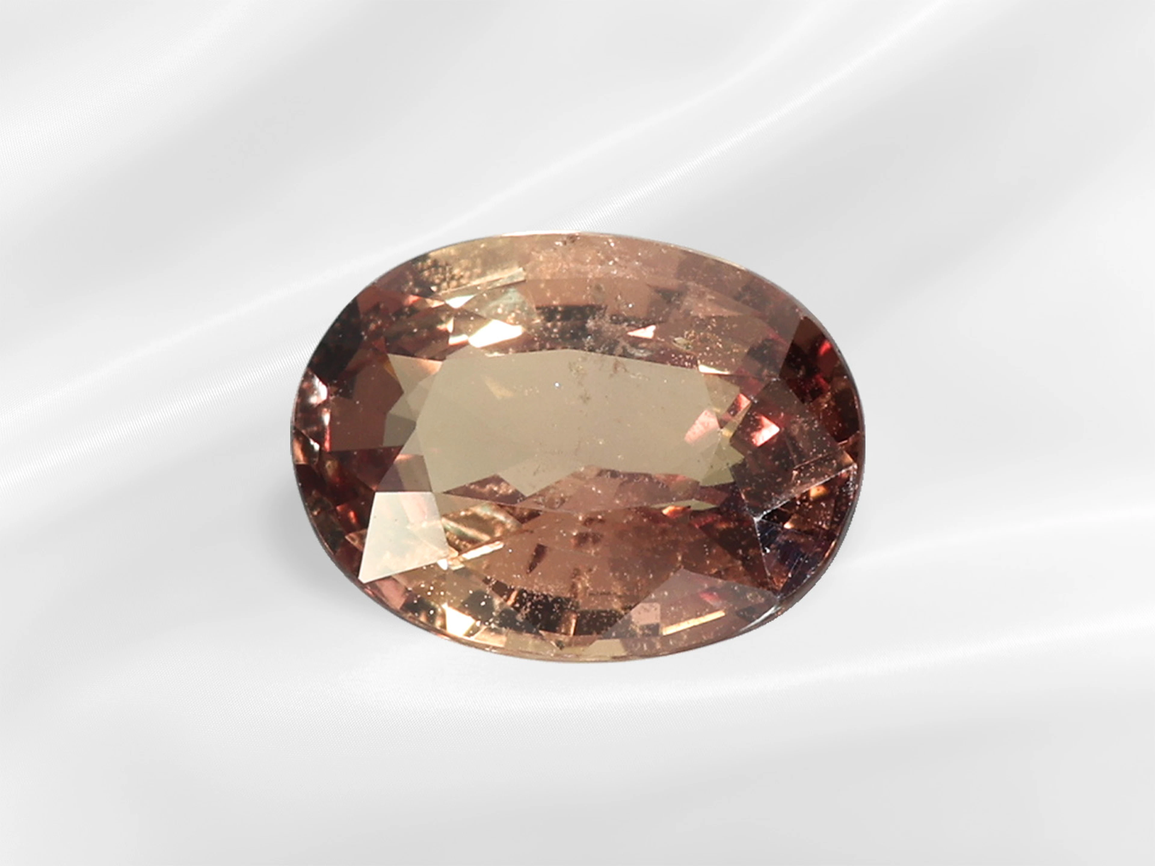 Natural, rare orange-pink ‘Padparadscha’ sapphire, 1.18 ct, ‘NO HEAT’