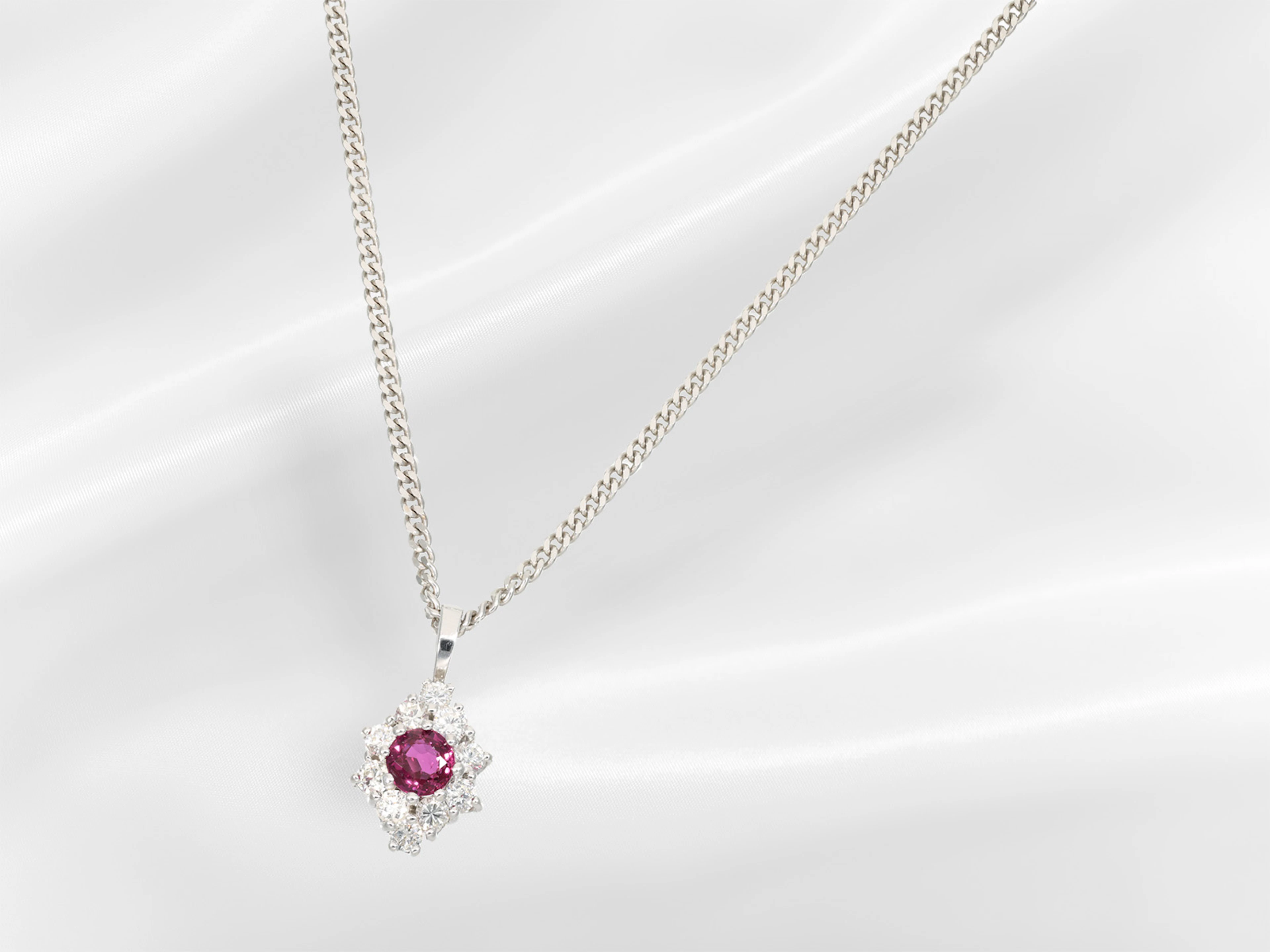 Necklace: delicate white gold curb chain with a ruby and brilliant-cut