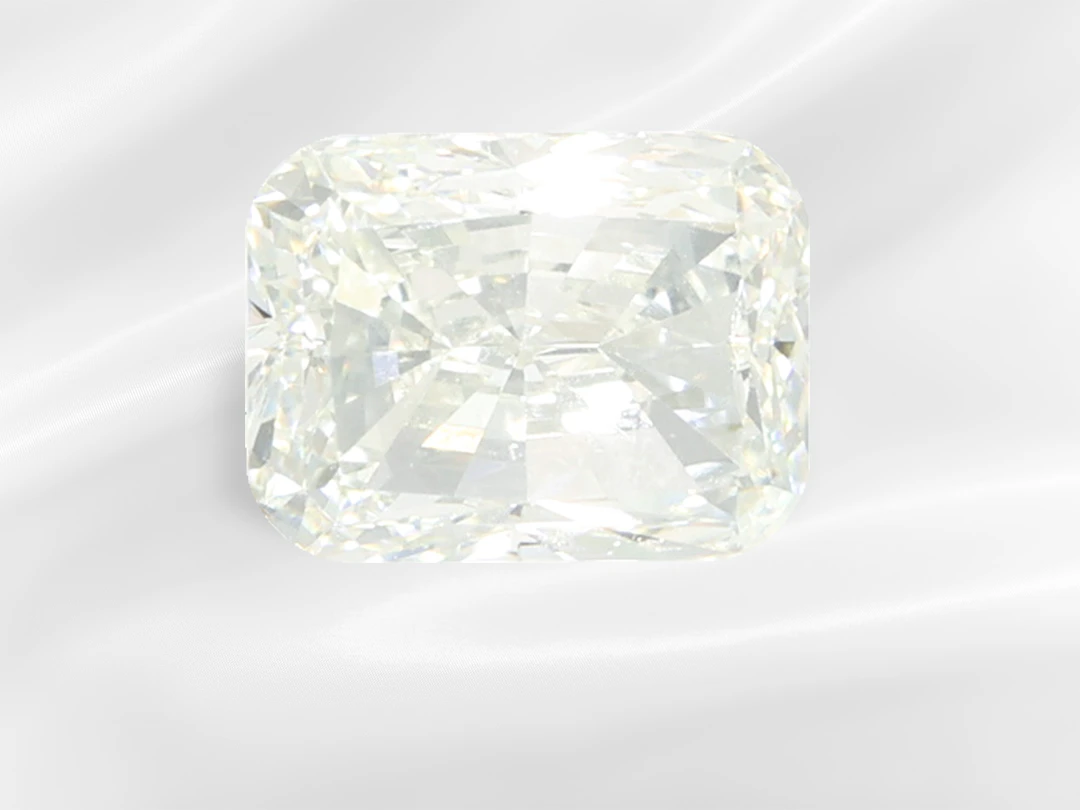 Radiant-cut diamond, 1.00 ct, clarity IF, GIA certificate