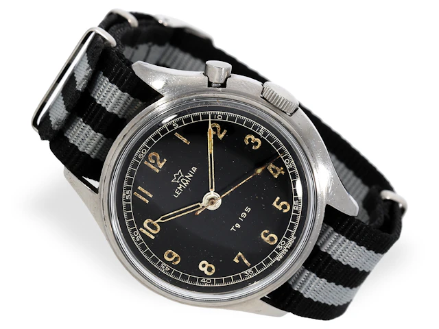 Wristwatch: sought-after Lemania Tg 195 military chronograph, Swedish