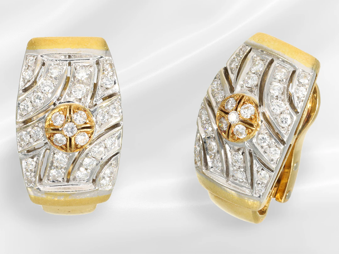 Ear studs: attractive half-hoop earrings set with brilliant-cut diamonds