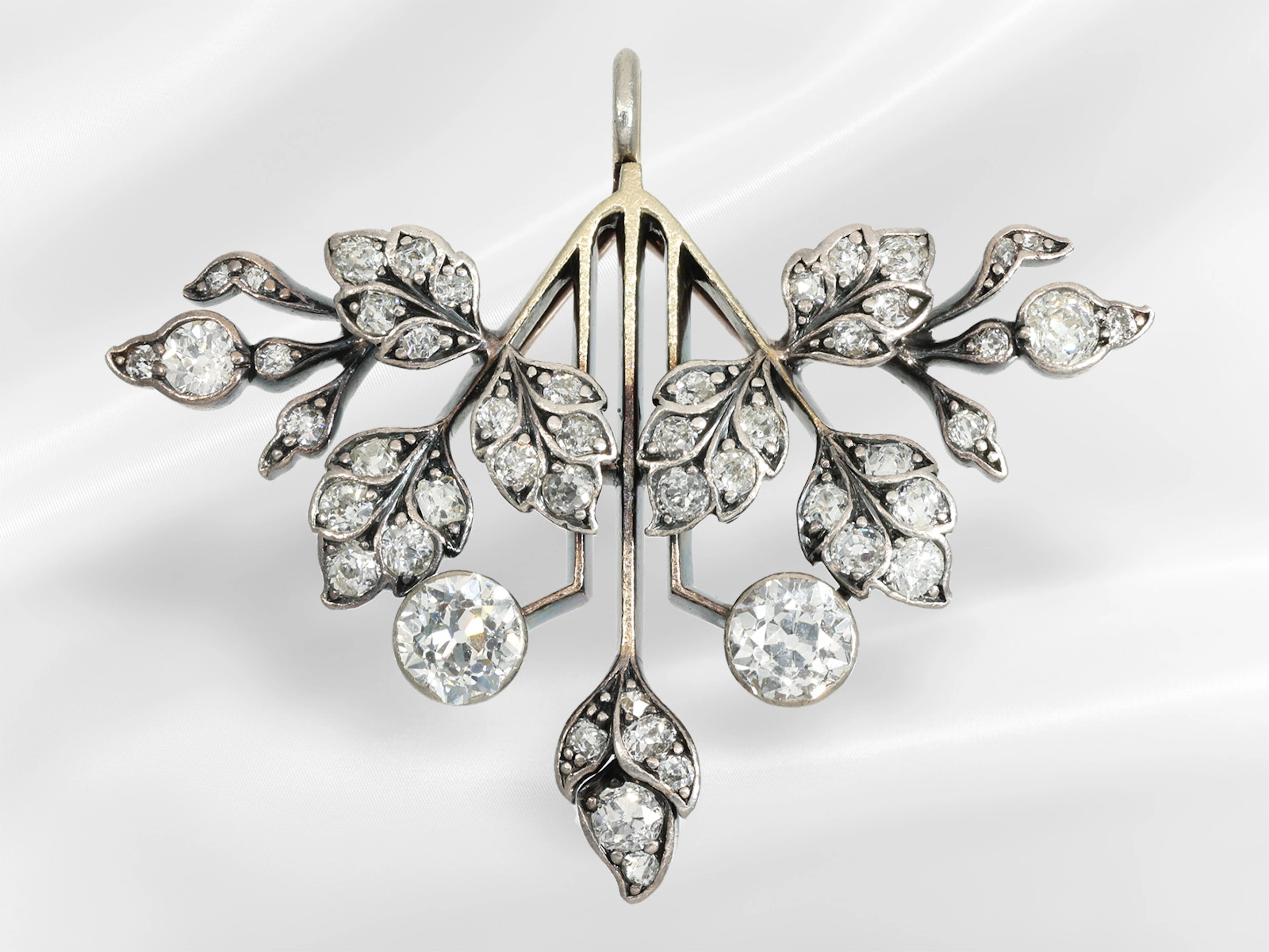 A very beautiful Art Nouveau pendant with old-cut diamonds totalling