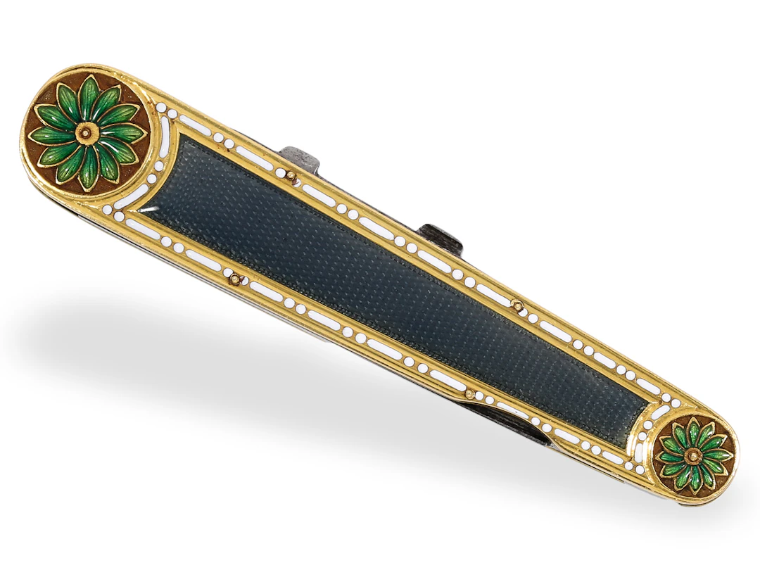 Pocket knife: museum-quality case in gold and enamel, probably Paris