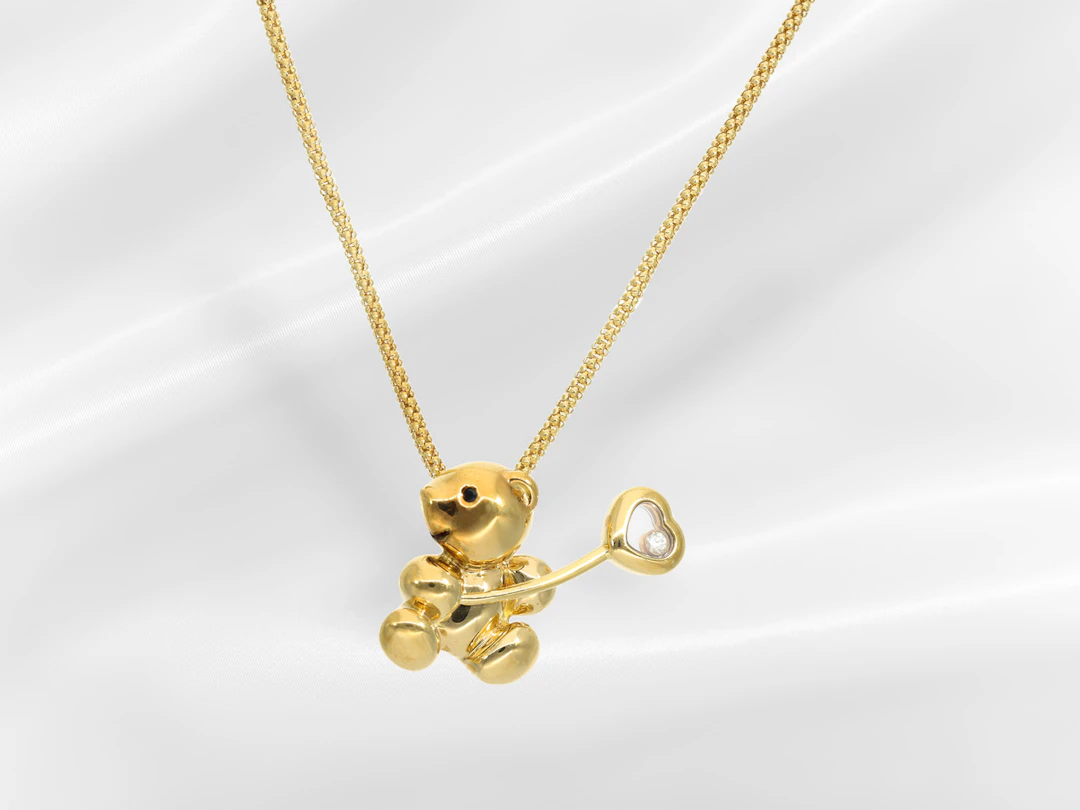 Necklace: high-quality designer jewellery by Chopard, “Happy Diamonds”