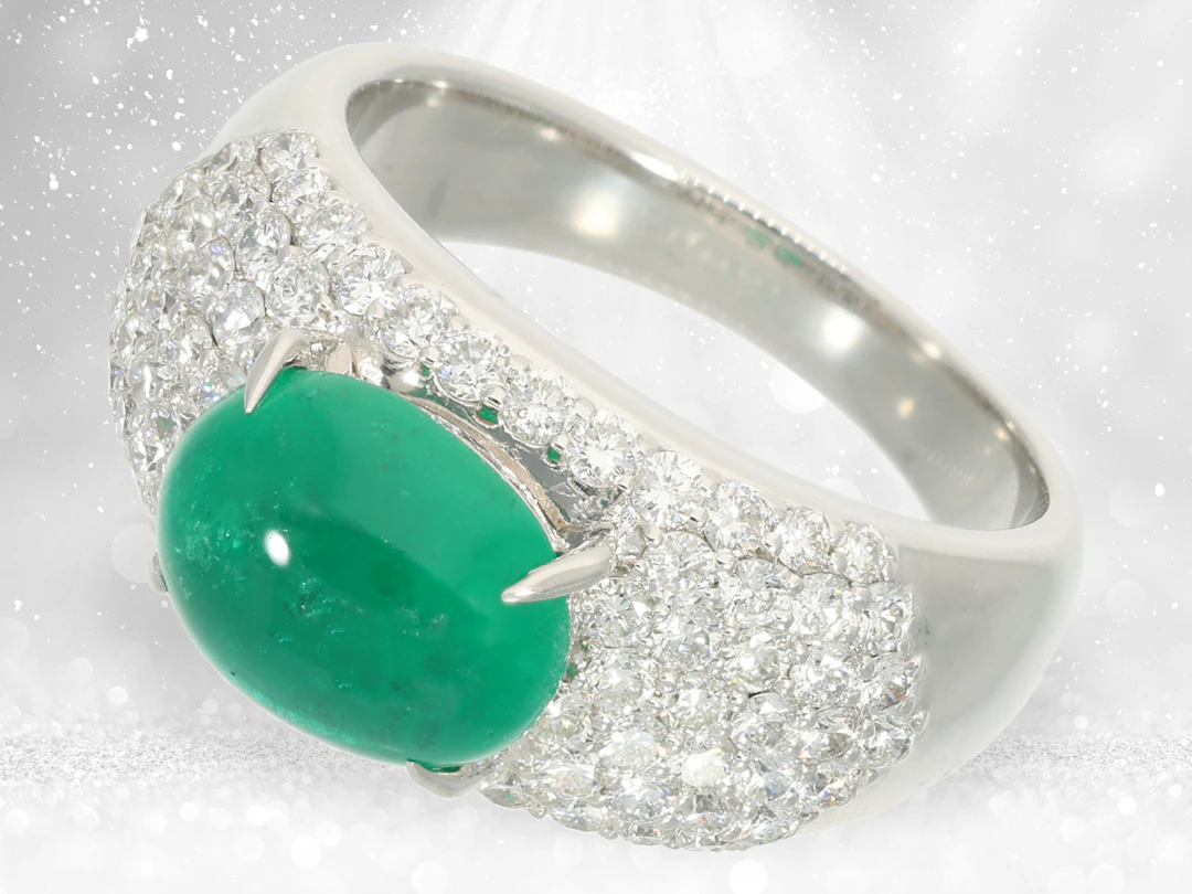 Ring: exclusive platinum ring with emerald and brilliant-cut diamonds