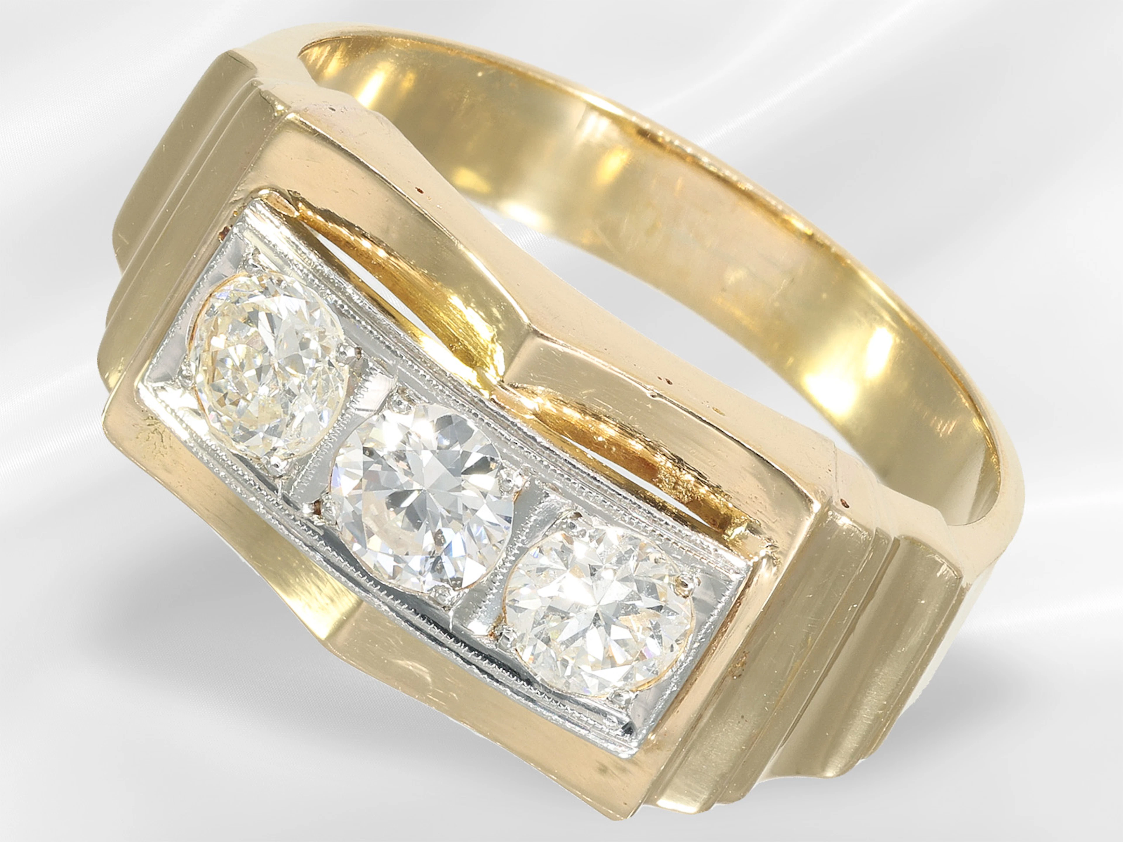 Ring: antique brilliant-cut diamond goldsmith's ring, ca. 0.9 ct