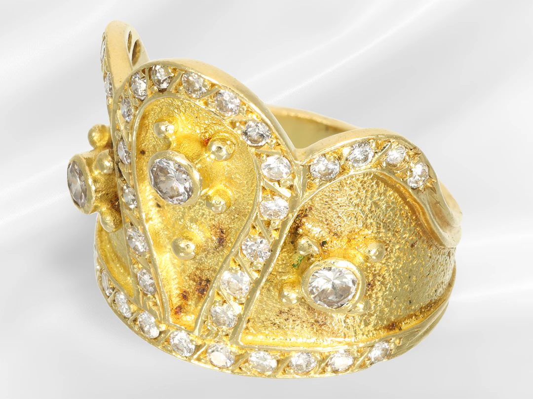 Ring: an unusually crafted brilliant-cut diamond goldsmith's ring
