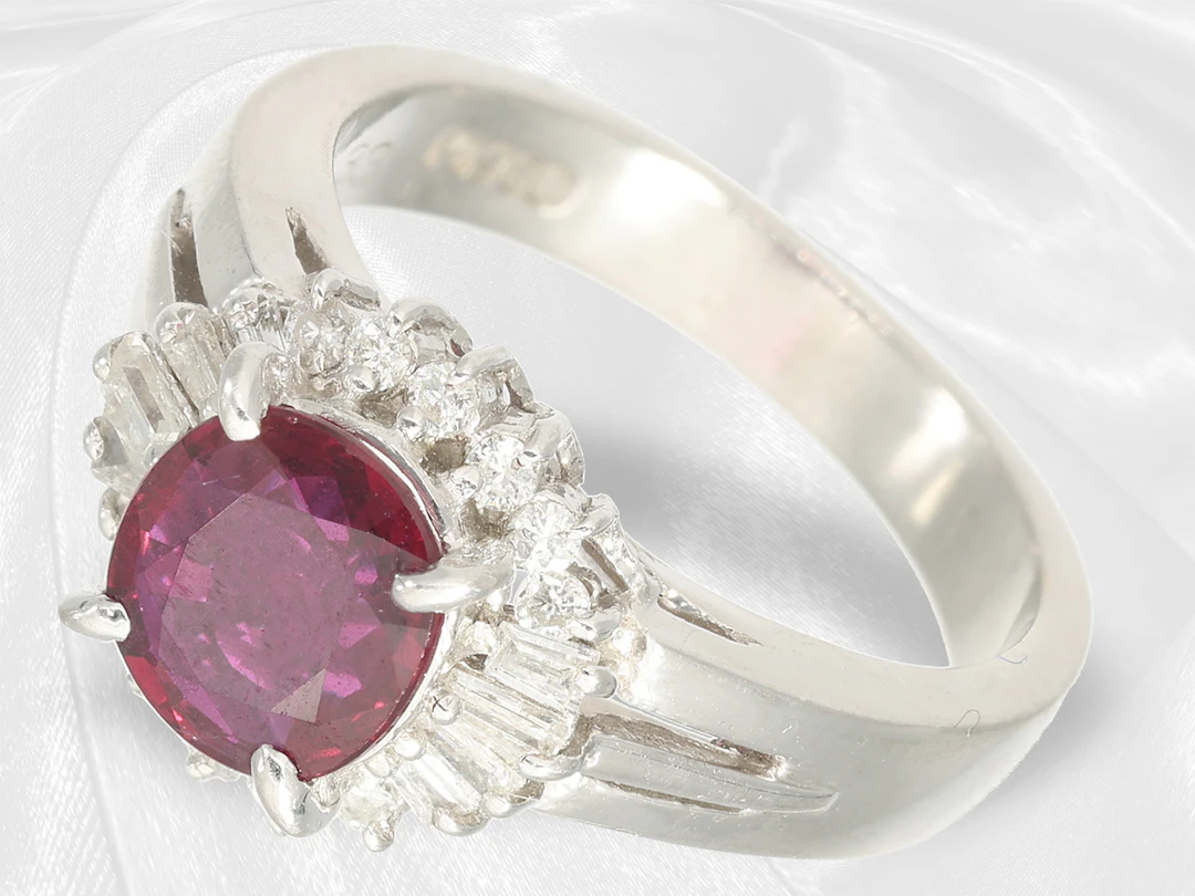 Ring: solid, as good as new platinum ring with a natural ruby and diamonds