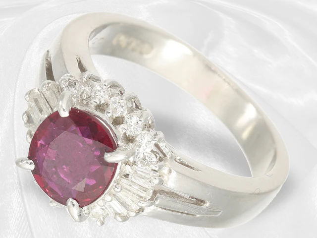 Ring: solid, as good as new platinum ring with a natural ruby and diamonds