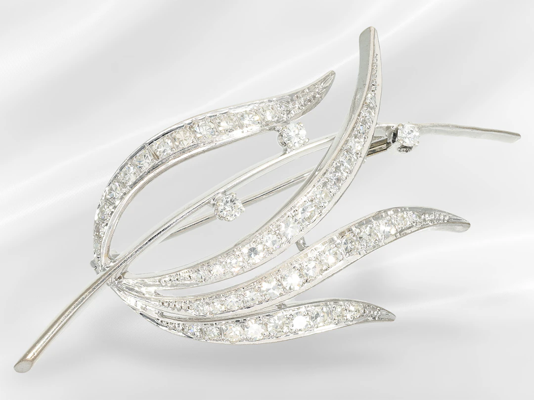 Brooch/pin: vintage diamond goldsmith's brooch in 18K white gold