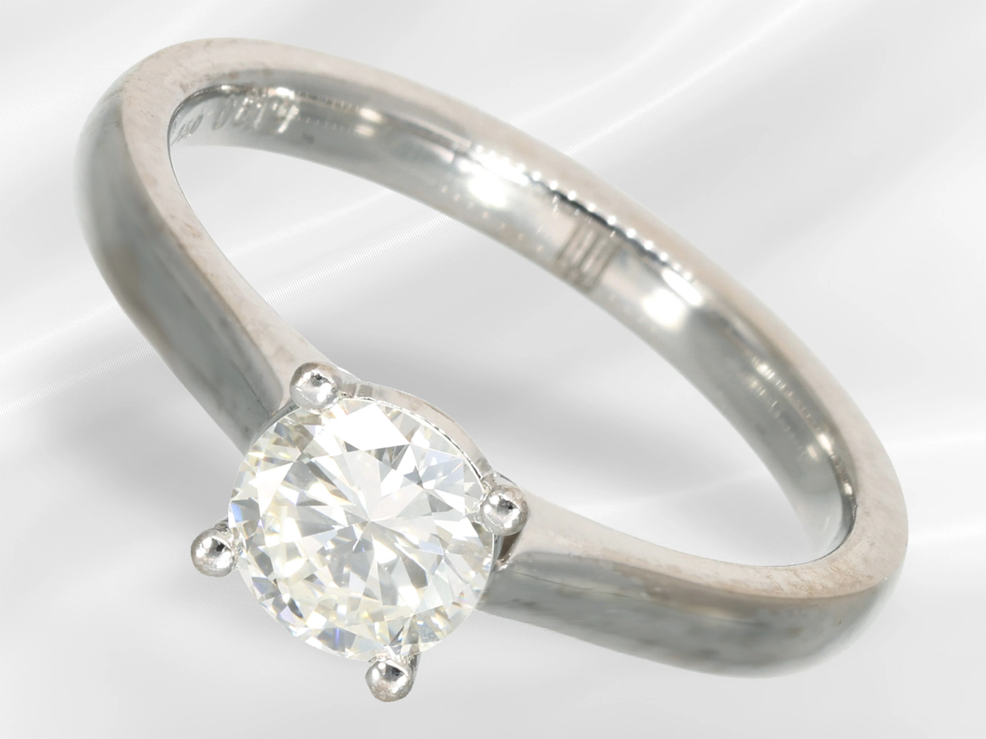 Ring: Solitaire brilliant-cut goldsmith's ring, beautiful brilliant-cut